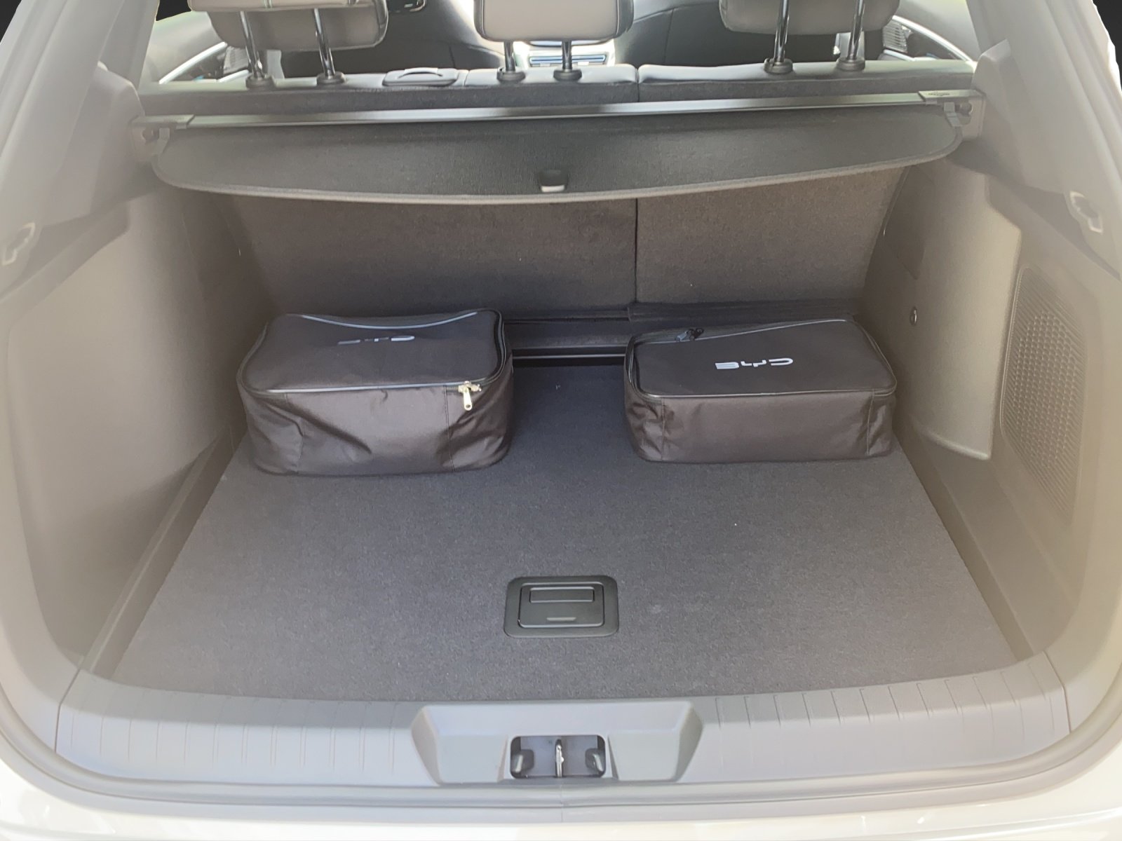 BYD Seal U DM-i Design AWD, Plug-in-Hybrid Benzin/Elektro, Neuwagen, Automat - 6