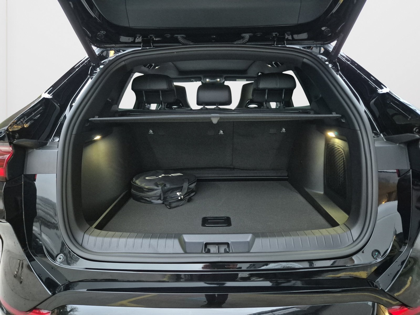 BYD Seal U DM-i Design AWD, Plug-in-Hybrid Petrol/Electric, New car, Automatic - 5