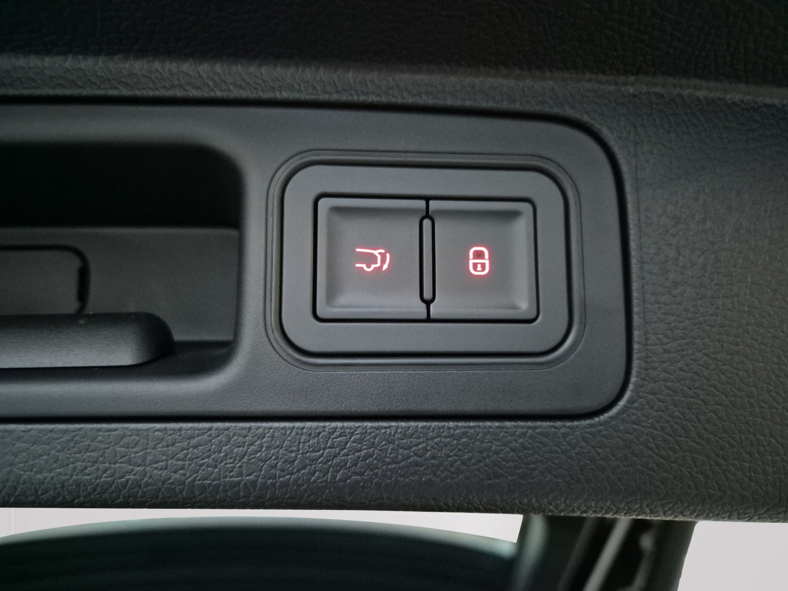 BYD Seal U DM-i Design AWD, Plug-in-Hybrid Petrol/Electric, New car, Automatic - 6