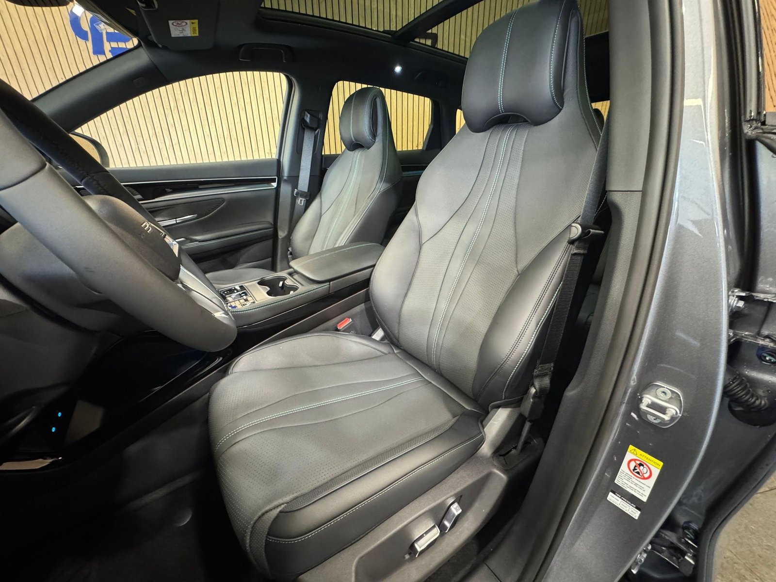 BYD Seal U DM-i Design AWD, Hybride Rechargeable Essence/Électricité, Voiture nouvelle, Automatique - 6