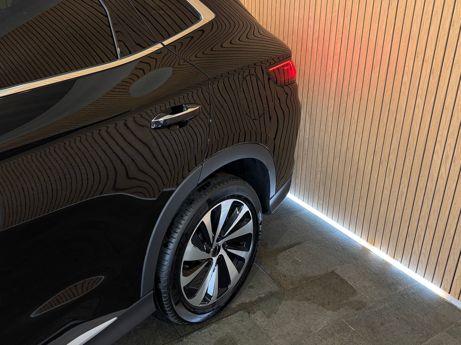 BYD Seal U DM-i Design AWD, Plug-in-Hybrid Benzina/Elettrica, Auto nuove, Automatico - 6