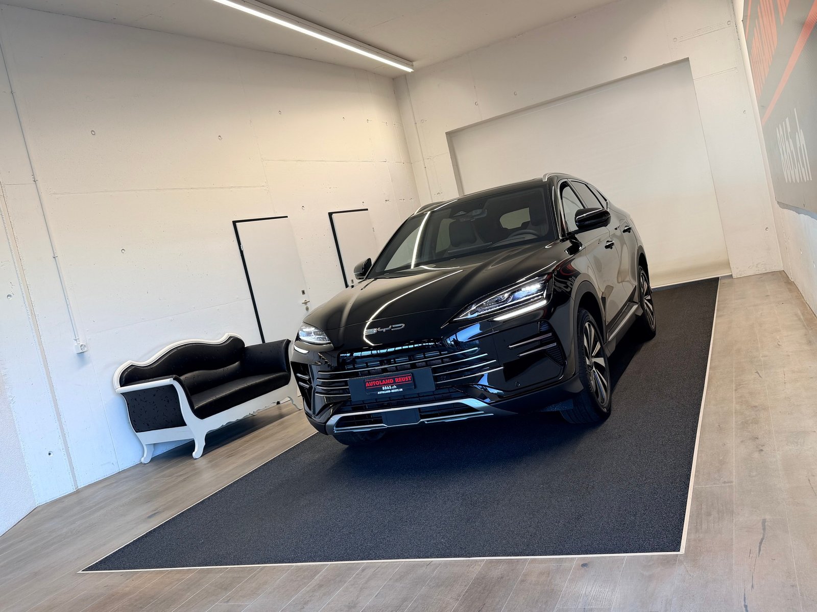 BYD Seal U DM-i Design AWD, Plug-in-Hybrid Benzin/Elektro, Neuwagen, Automatik - 2