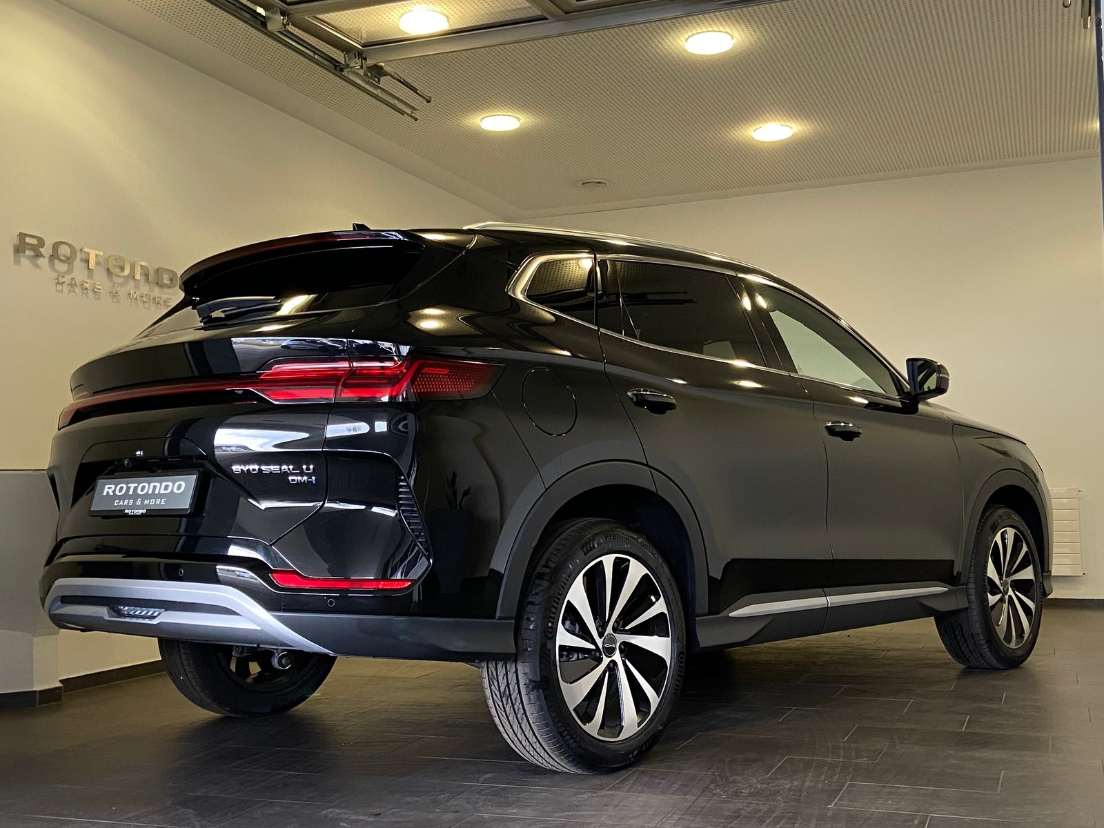 BYD Seal U DM-i Design AWD, Plug-in-Hybrid Benzin/Elektro, Neuwagen, Automatik - 2