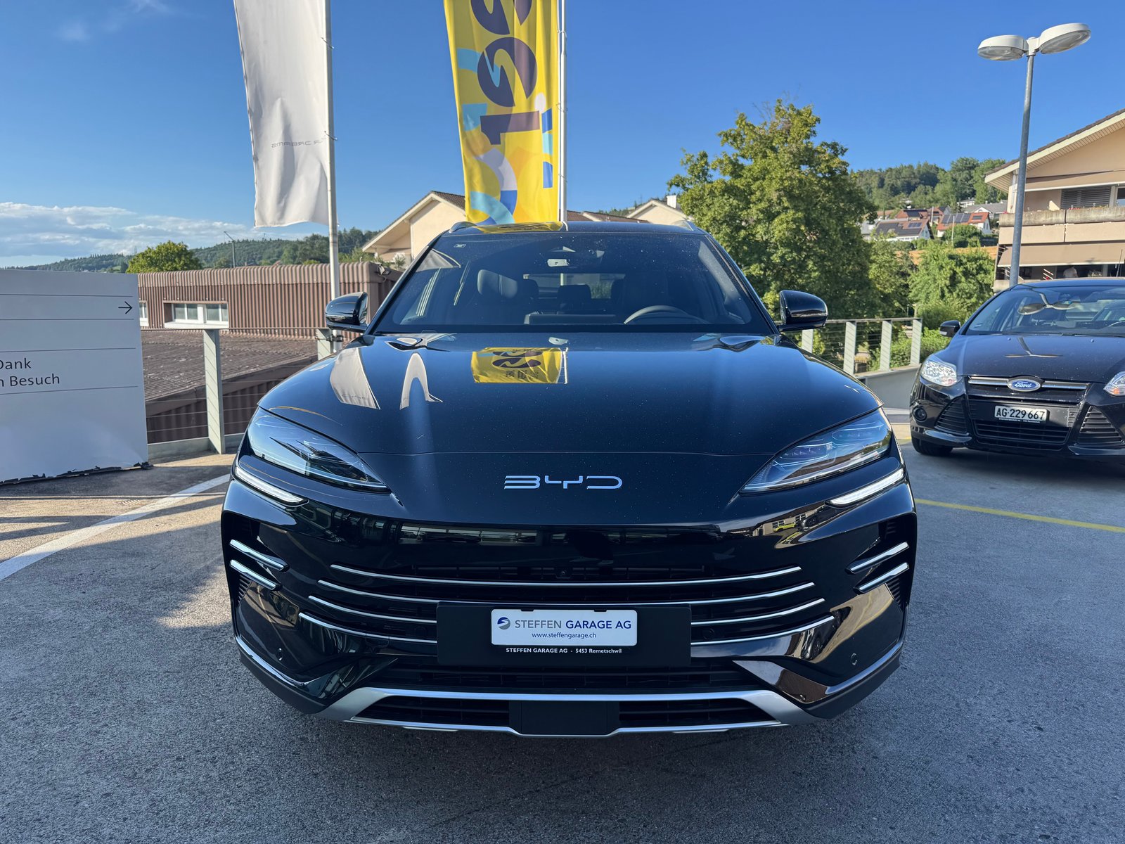 BYD Seal U DM-i Design AWD, Plug-in-Hybrid Benzin/Elektro, Neuwagen, Automatik - 2