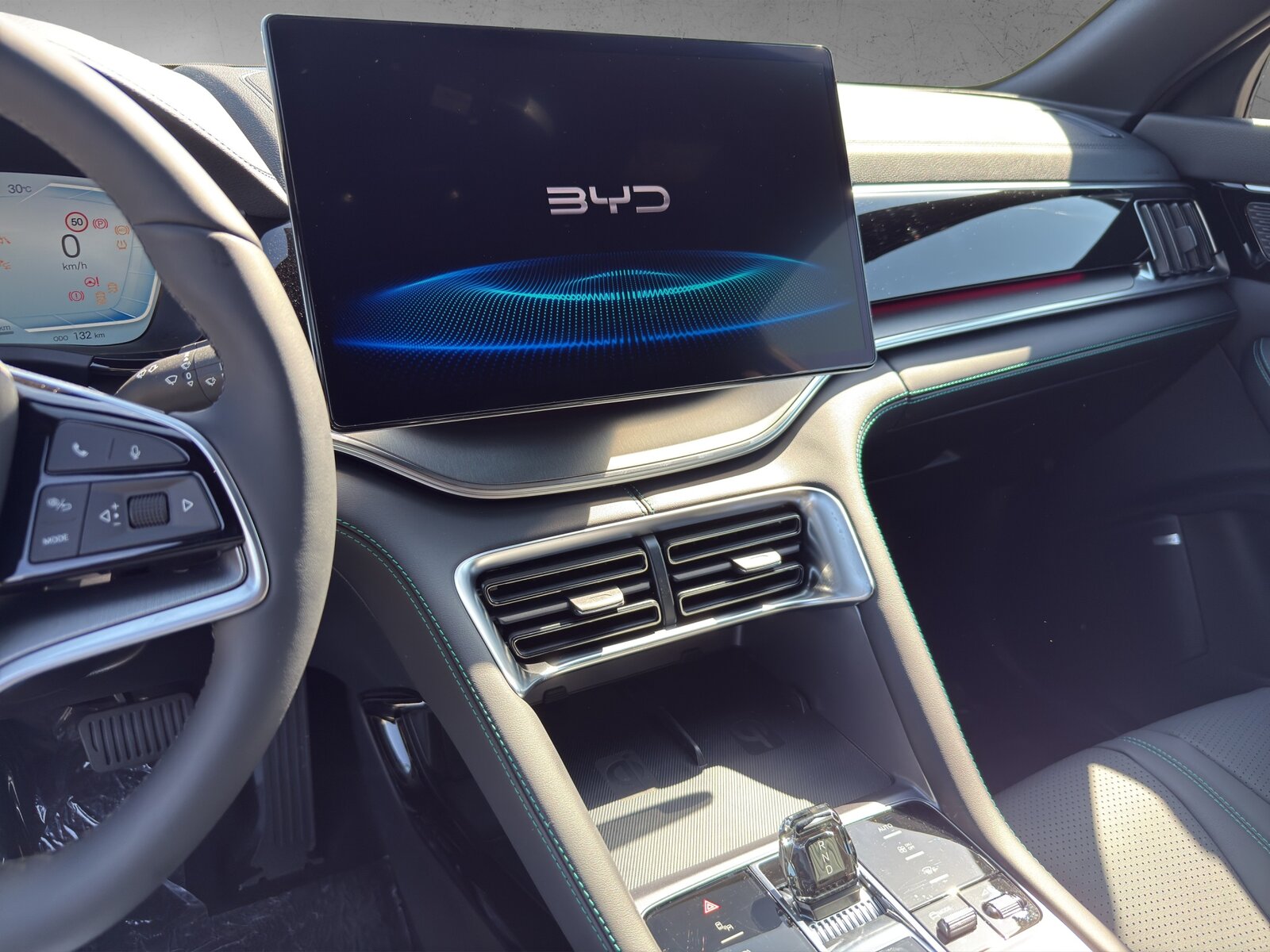 BYD Seal U DM-i Design AWD, Plug-in-Hybrid Benzin/Elektro, Neuwagen, Automatik - 7