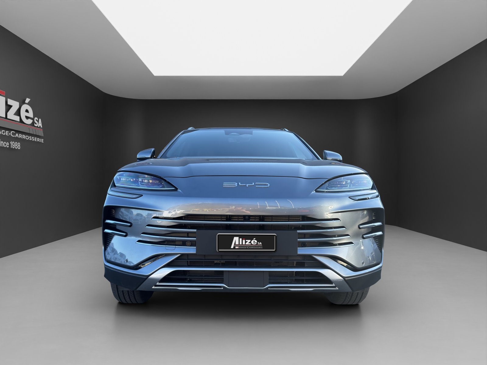 BYD Seal U DM-i Design AWD, Plug-in-Hybrid Benzin/Elektro, Occasion / Gebraucht, Automatik - 2