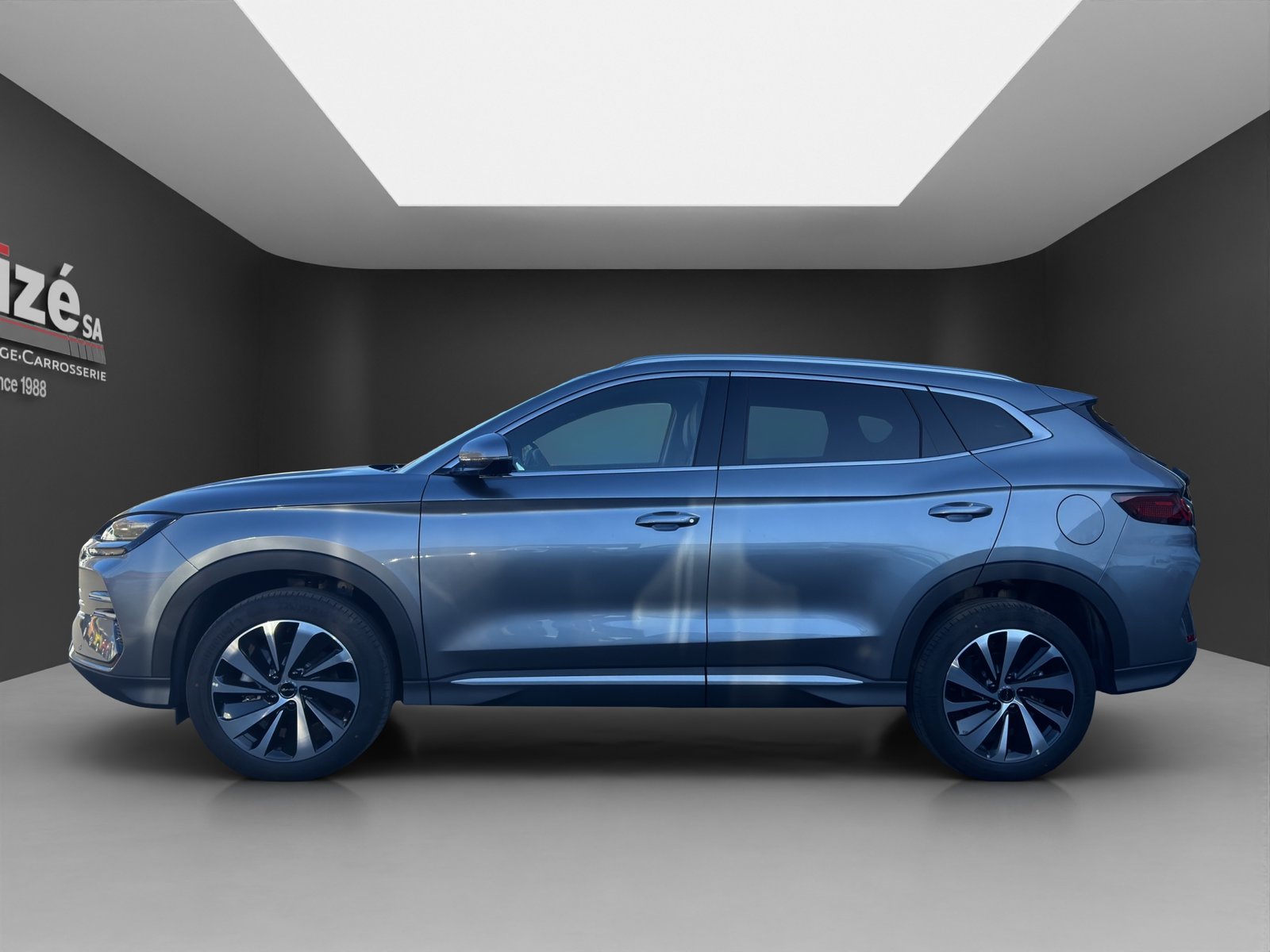 BYD Seal U DM-i Design AWD, Plug-in-Hybrid Benzin/Elektro, Occasion / Gebraucht, Automatik - 4