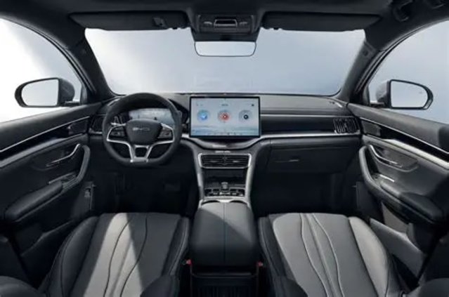 BYD Seal U DM-i Design AWD, Hybride Rechargeable Essence/Électricité, Occasion / Utilisé, Automatique - 2