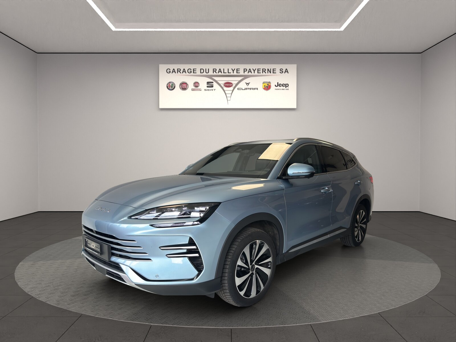 BYD Seal U DM-i Design AWD, Plug-in-Hybrid Benzin/Elektro, Occasion / Gebraucht, Automatik - 2