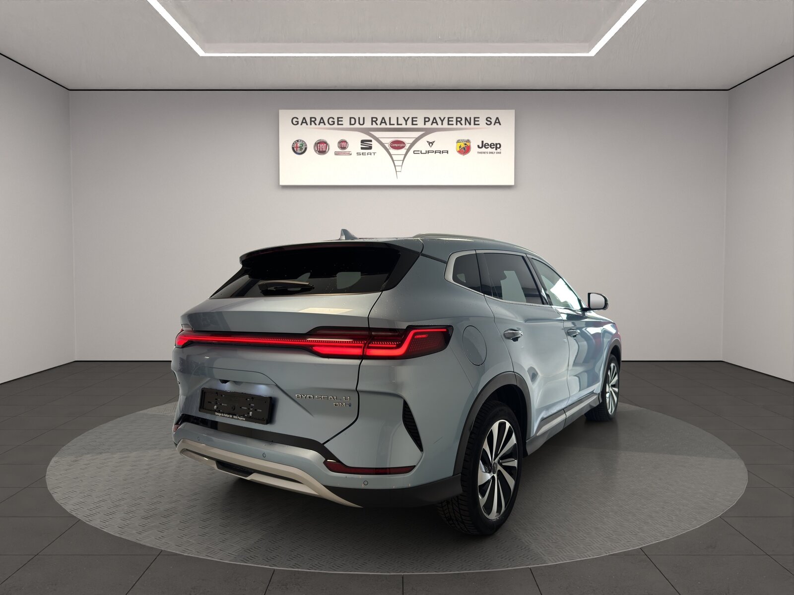 BYD Seal U DM-i Design AWD, Plug-in-Hybrid Benzin/Elektro, Occasion / Gebraucht, Automatik - 5