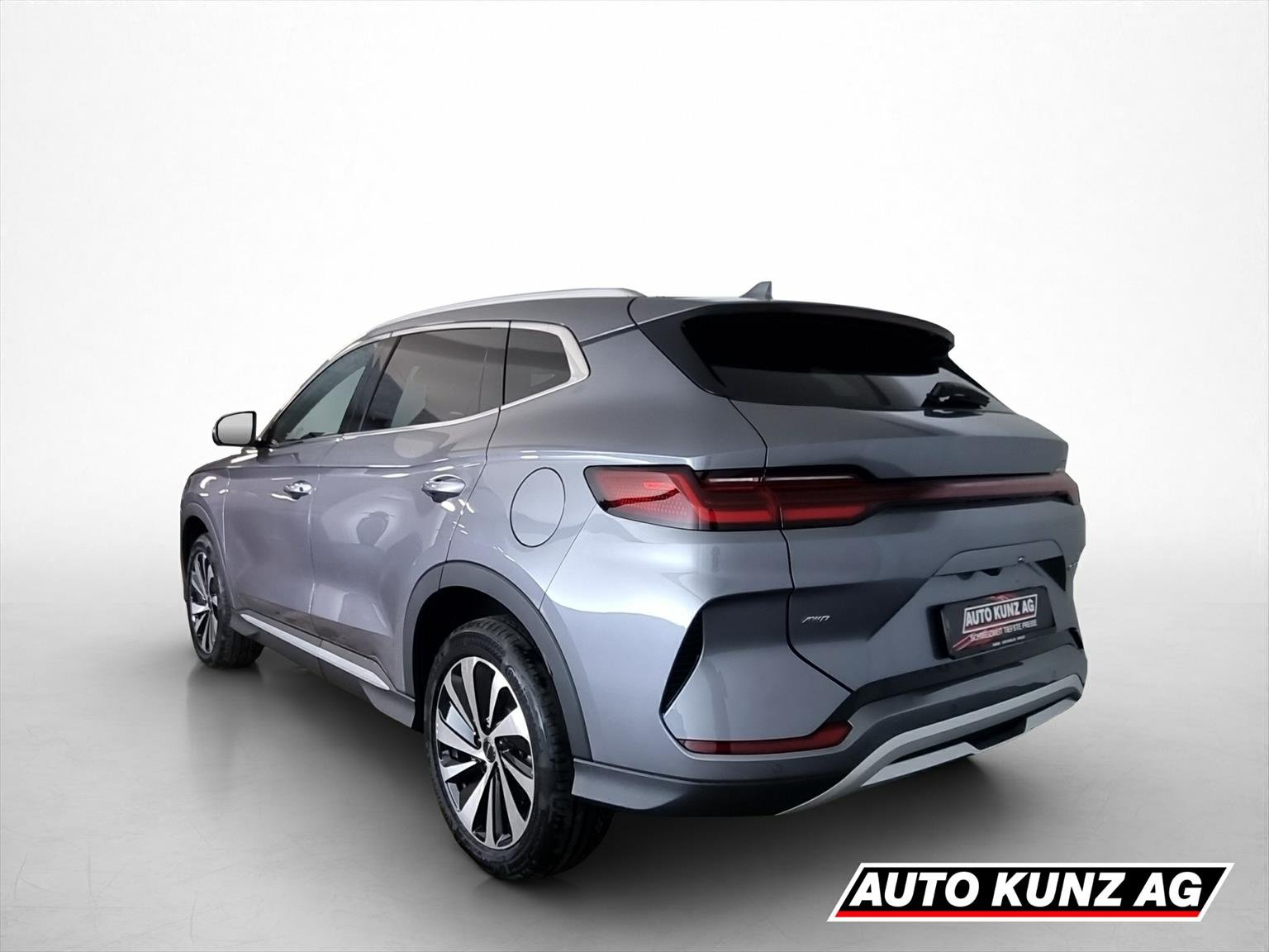 BYD Seal U DM-i Design AWD, Plug-in-Hybrid Petrol/Electric, Pre-registered new car, Automatic - 4