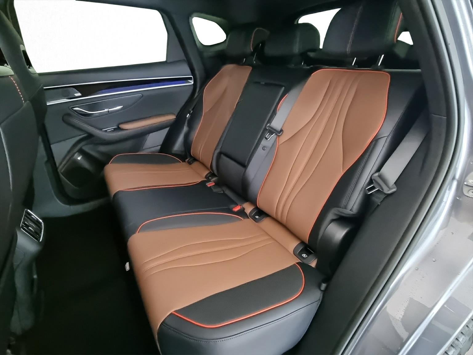 BYD Seal U DM-i Design AWD, Plug-in-Hybrid Petrol/Electric, Pre-registered new car, Automatic - 7
