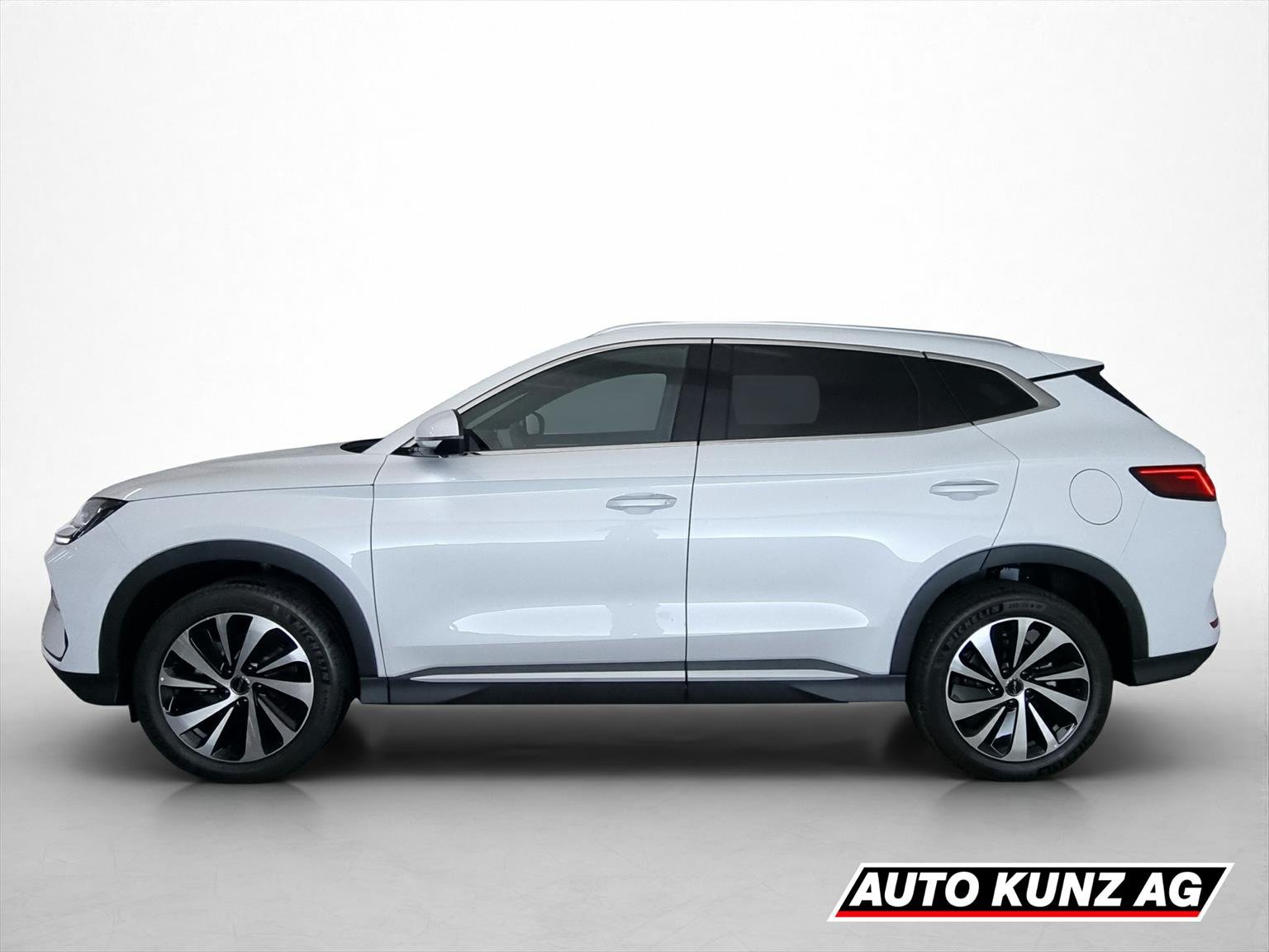 BYD Seal U DM-i Comfort FWD, Plug-in-Hybrid Benzina/Elettrica, Auto a km zero, Automatico - 3