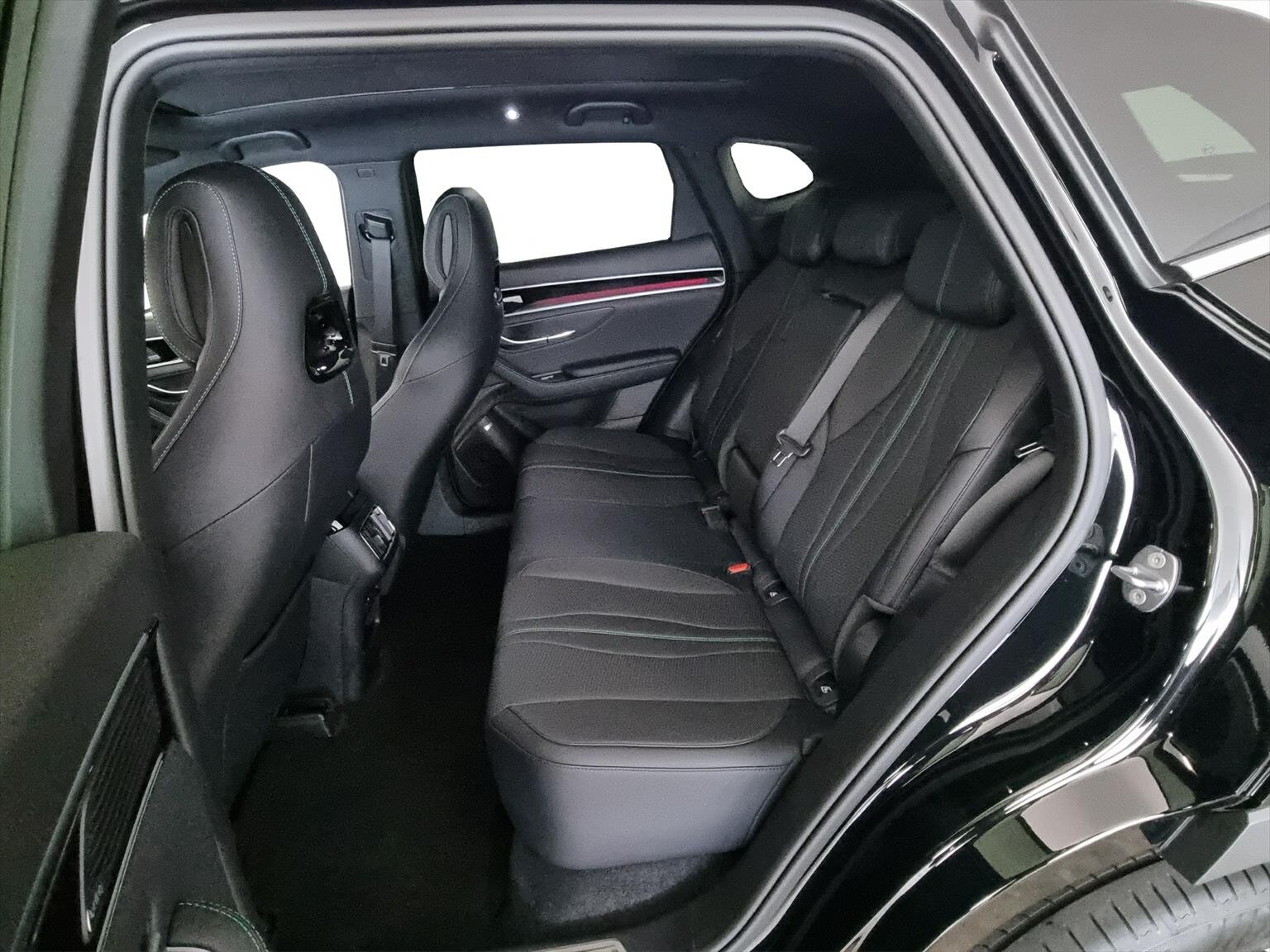 BYD Seal U DM-i Design AWD, Plug-in-Hybrid Benzina/Elettrica, Auto a km zero, Automatico - 7