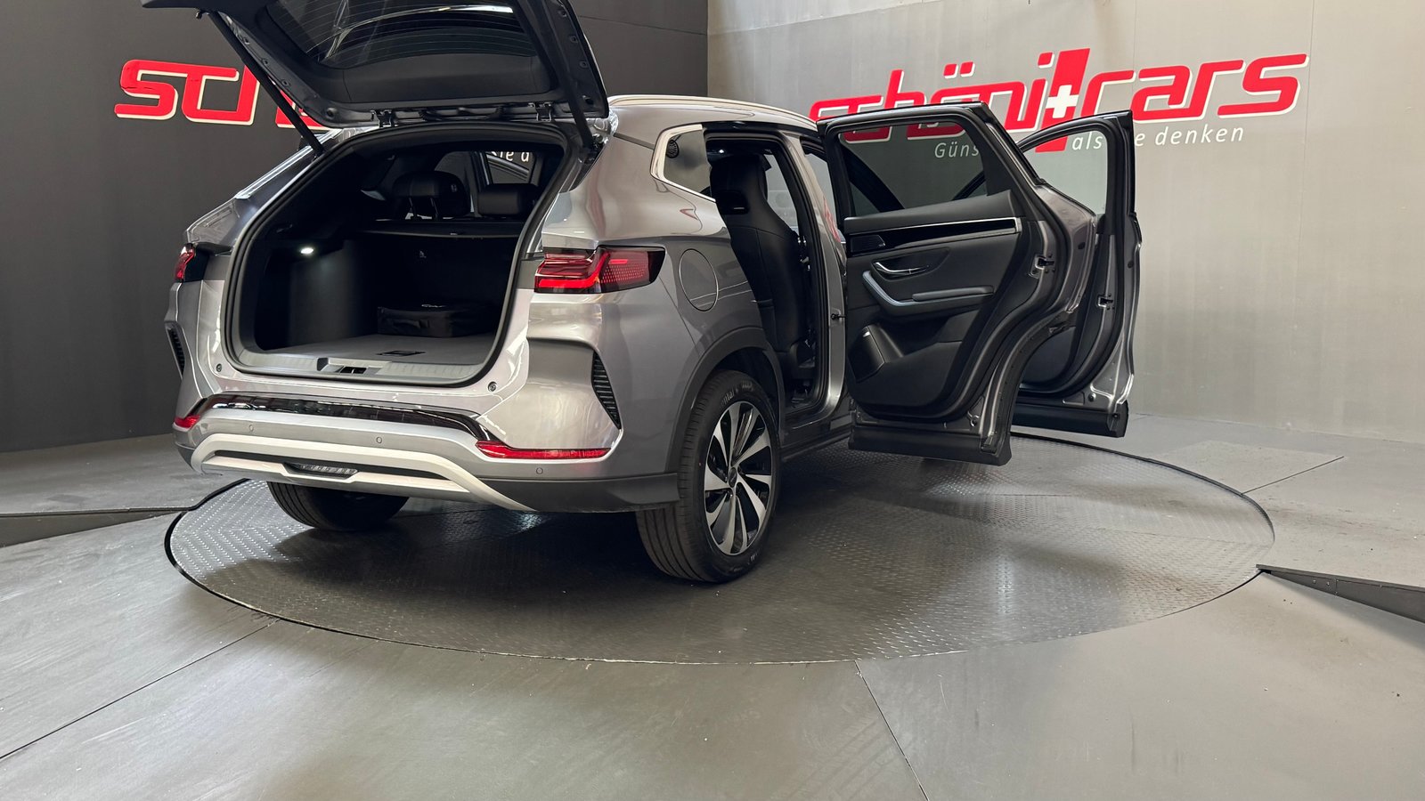 BYD Seal U DM-i Design AWD, Plug-in-Hybrid Benzin/Elektro, Neuwagen, Automatik - 6