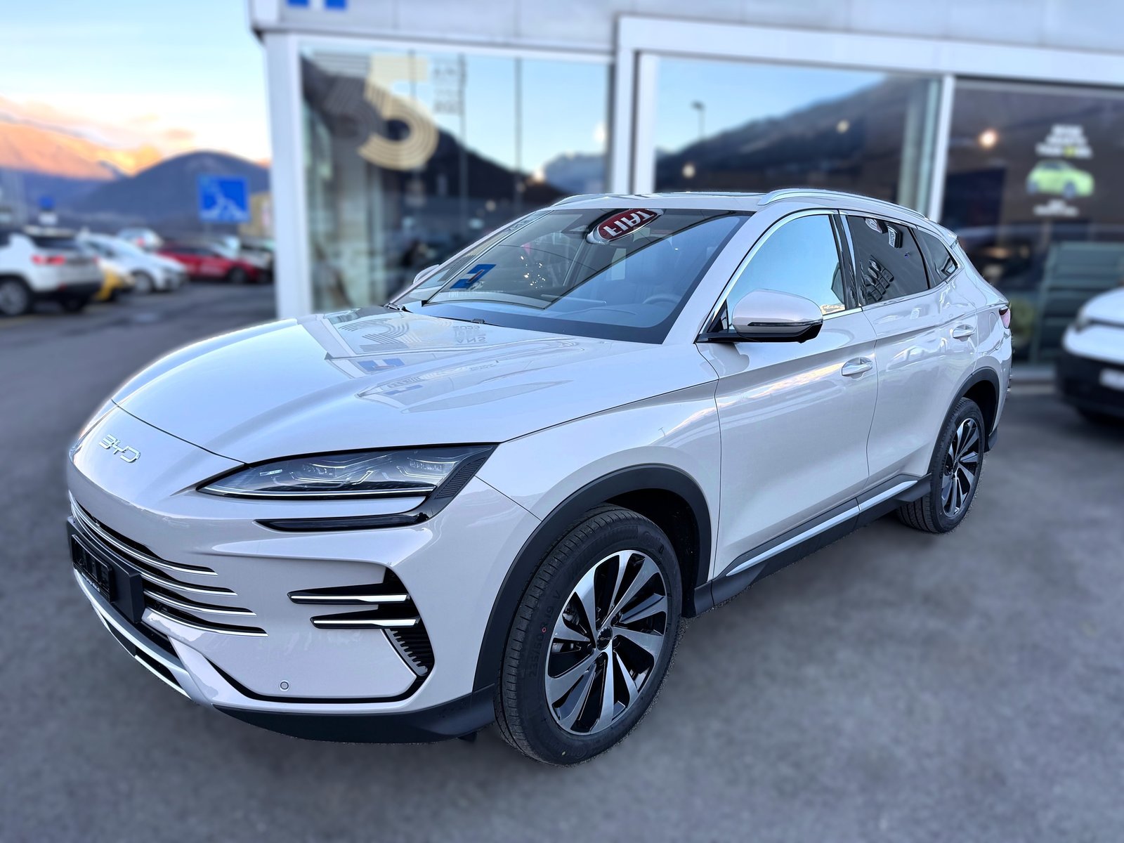 BYD Seal U DM-i Design AWD, Plug-in-Hybrid Benzina/Elettrica, Auto nuove, Automatico - 2
