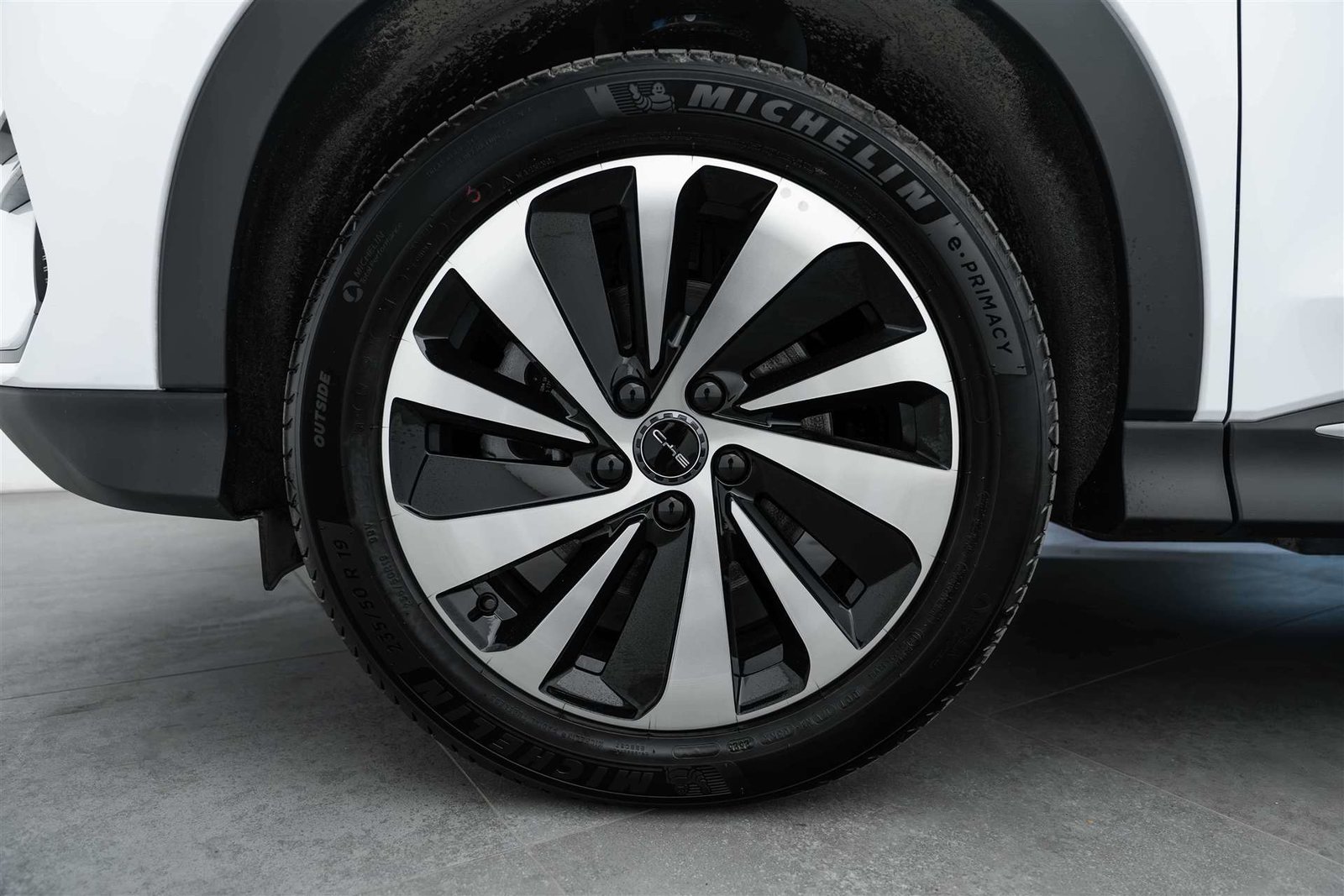BYD Seal U DM-i PHEV Design AWD 324PS Automat, Plug-in-Hybrid Benzin/Elektro, Neuwagen, Automatik - 6