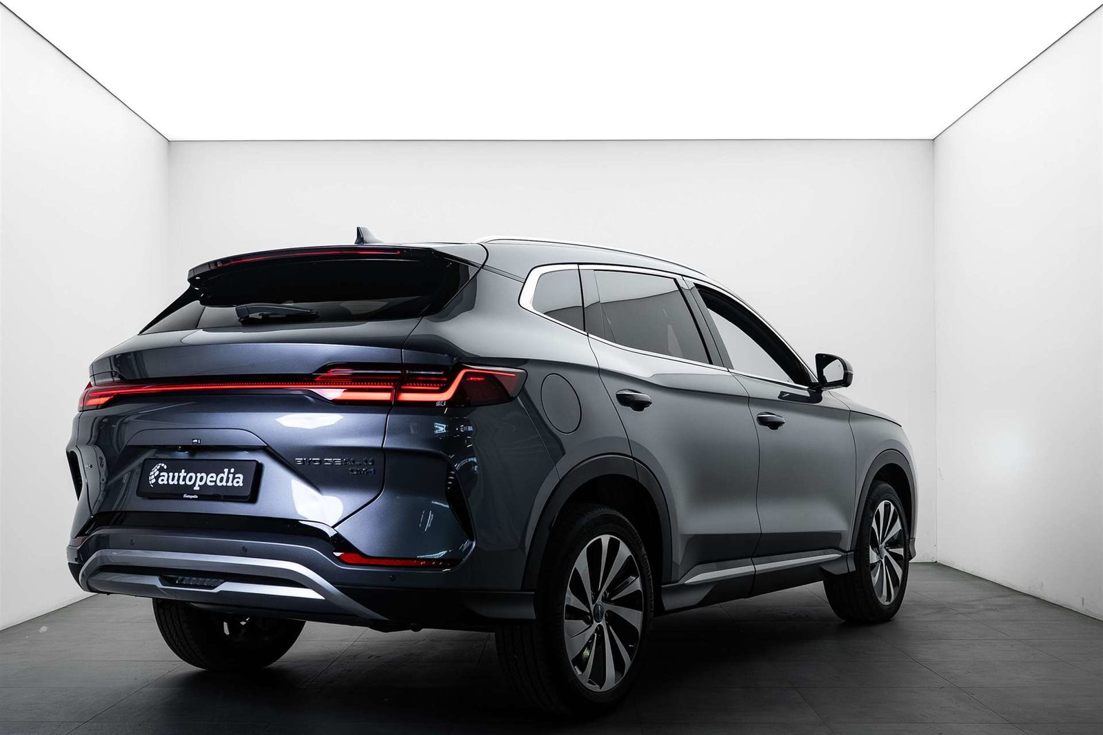 BYD Seal U DM-i PHEV Design AWD 324PS Automat, Plug-in-Hybrid Petrol/Electric, New car, Automatic - 3