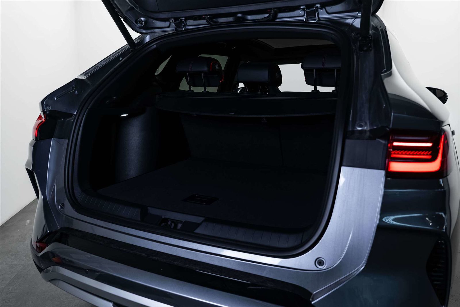 BYD Seal U DM-i PHEV Design AWD 324PS Automat, Plug-in-Hybrid Petrol/Electric, New car, Automatic - 5