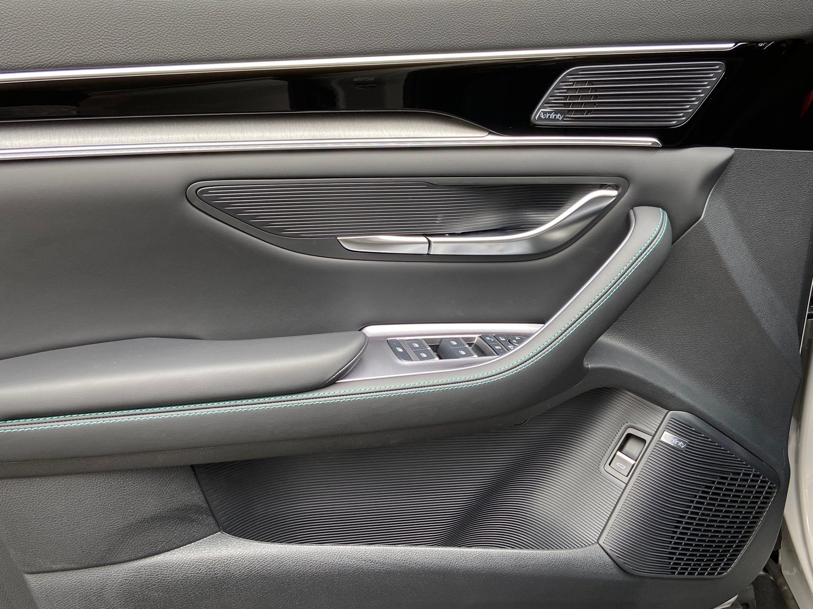 BYD Seal U DM-i Comfort, Plug-in-Hybrid Benzina/Elettrica, Auto nuove, Automatico - 6