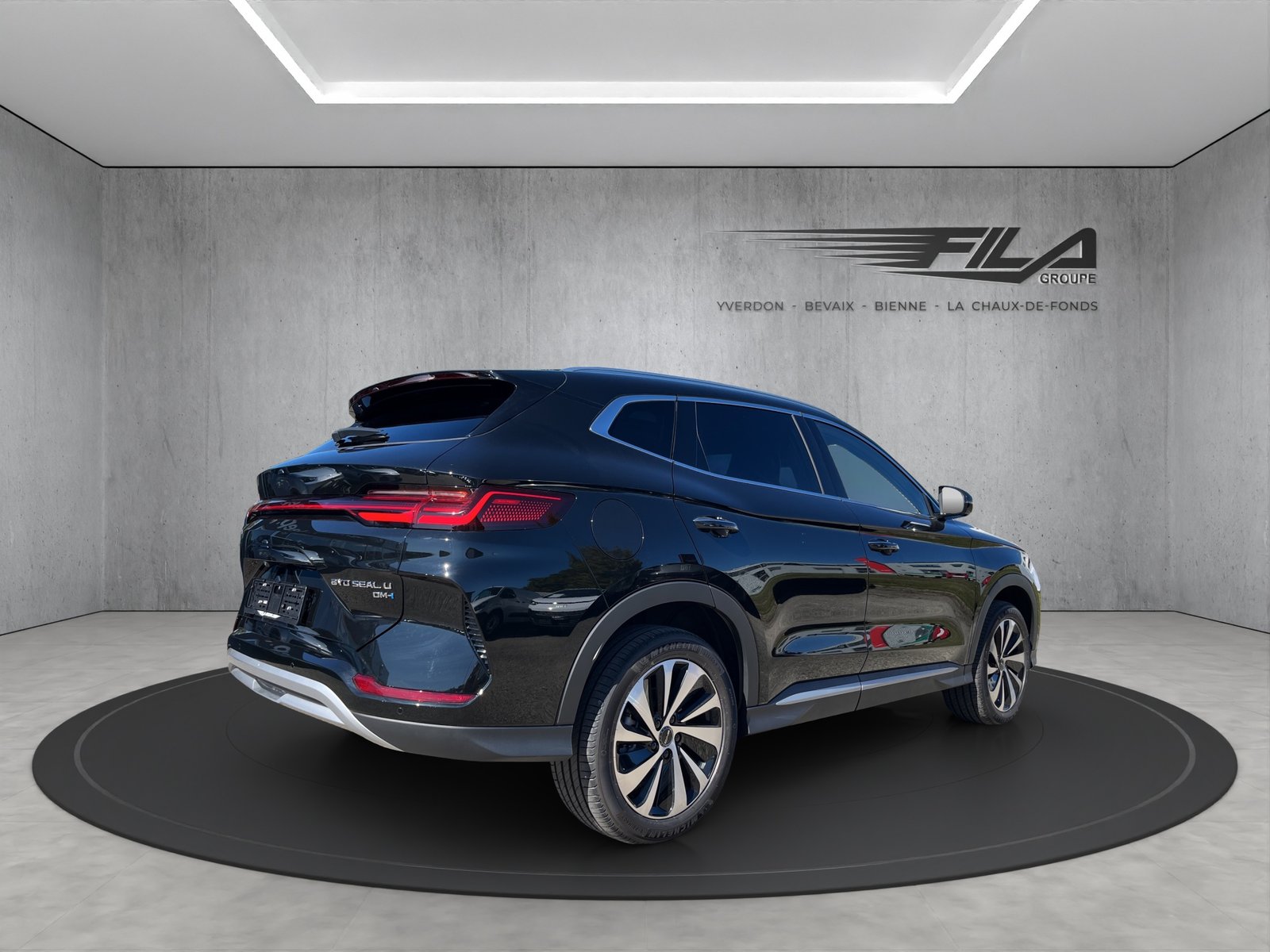 BYD Seal U DM-i Design AWD, Plug-in-Hybrid Benzin/Elektro, Neuwagen, Automatik - 6