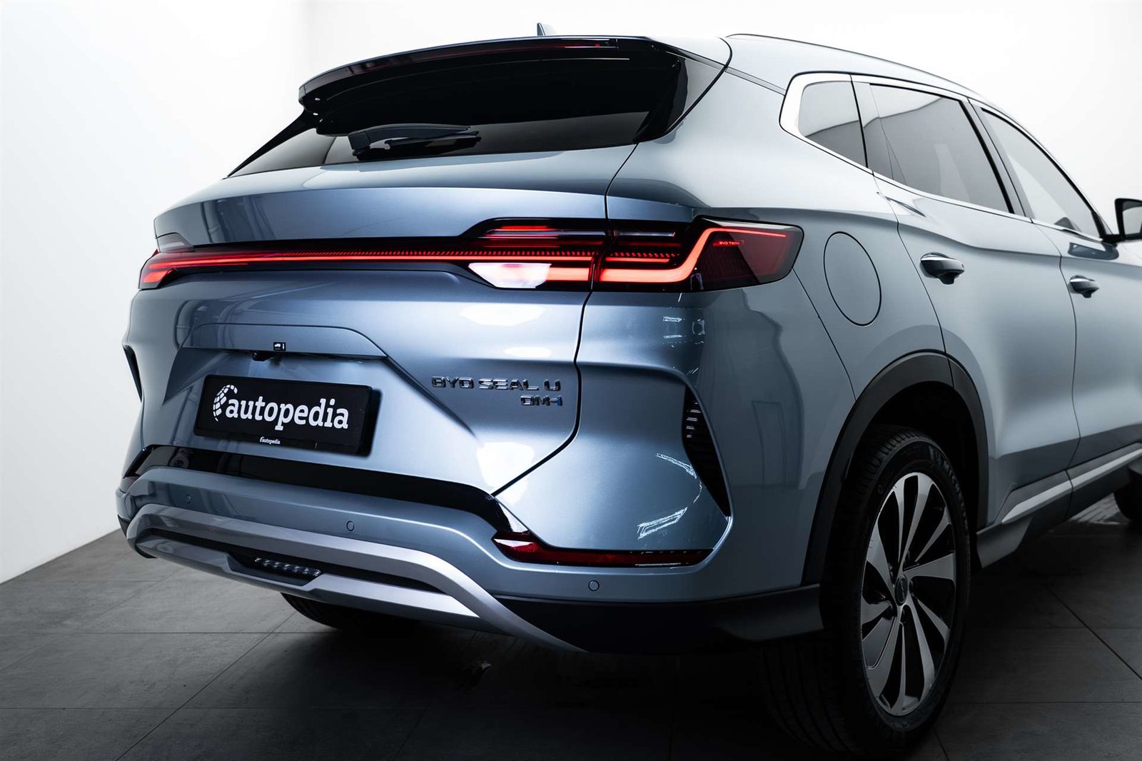 BYD Seal U DM-i PHEV Comfort 217PS e-CVT, Plug-in-Hybrid Benzin/Elektro, Neuwagen, Automatik - 4