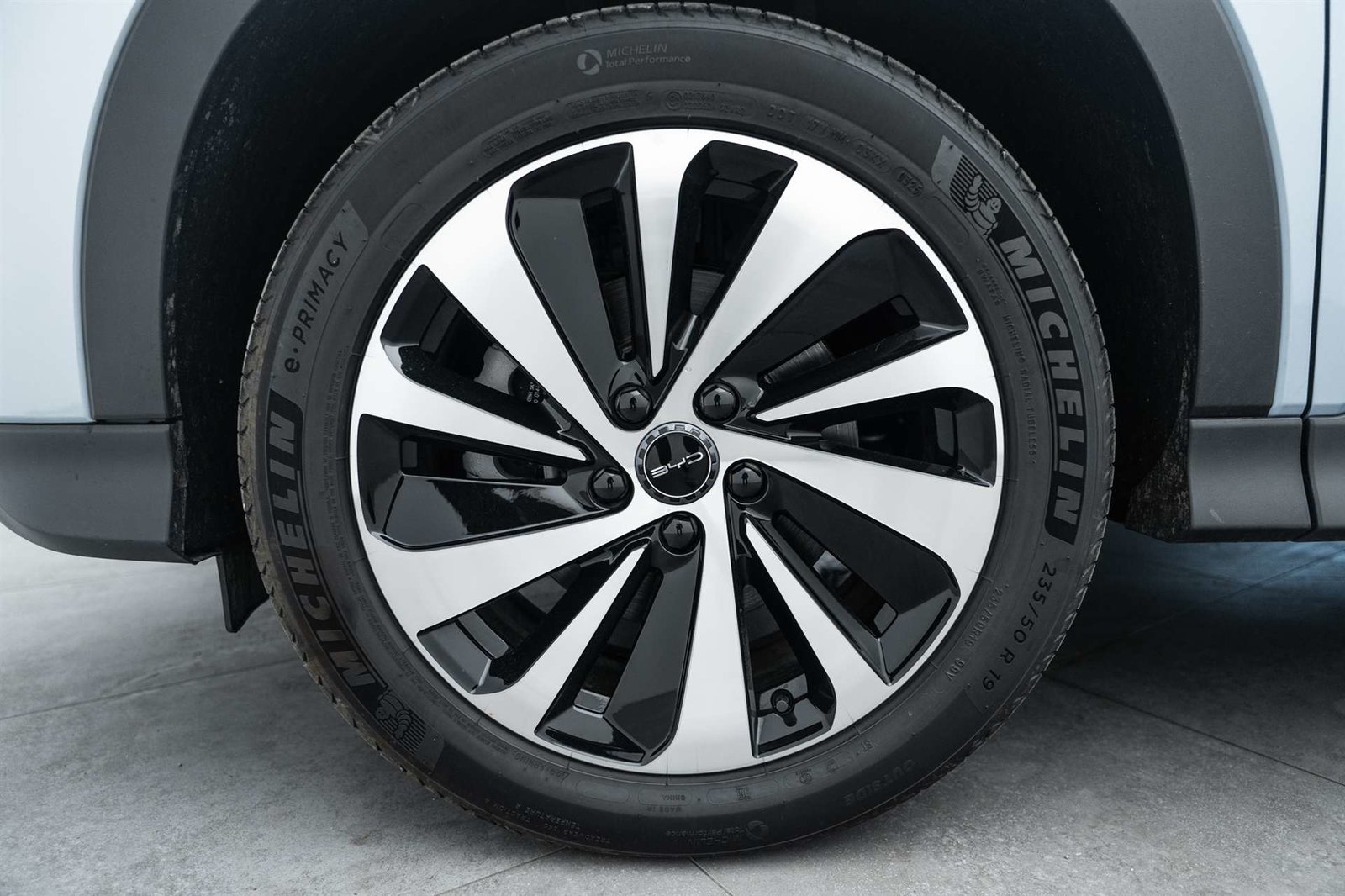 BYD Seal U DM-i PHEV Comfort 217PS e-CVT, Plug-in-Hybrid Benzin/Elektro, Neuwagen, Automatik - 5