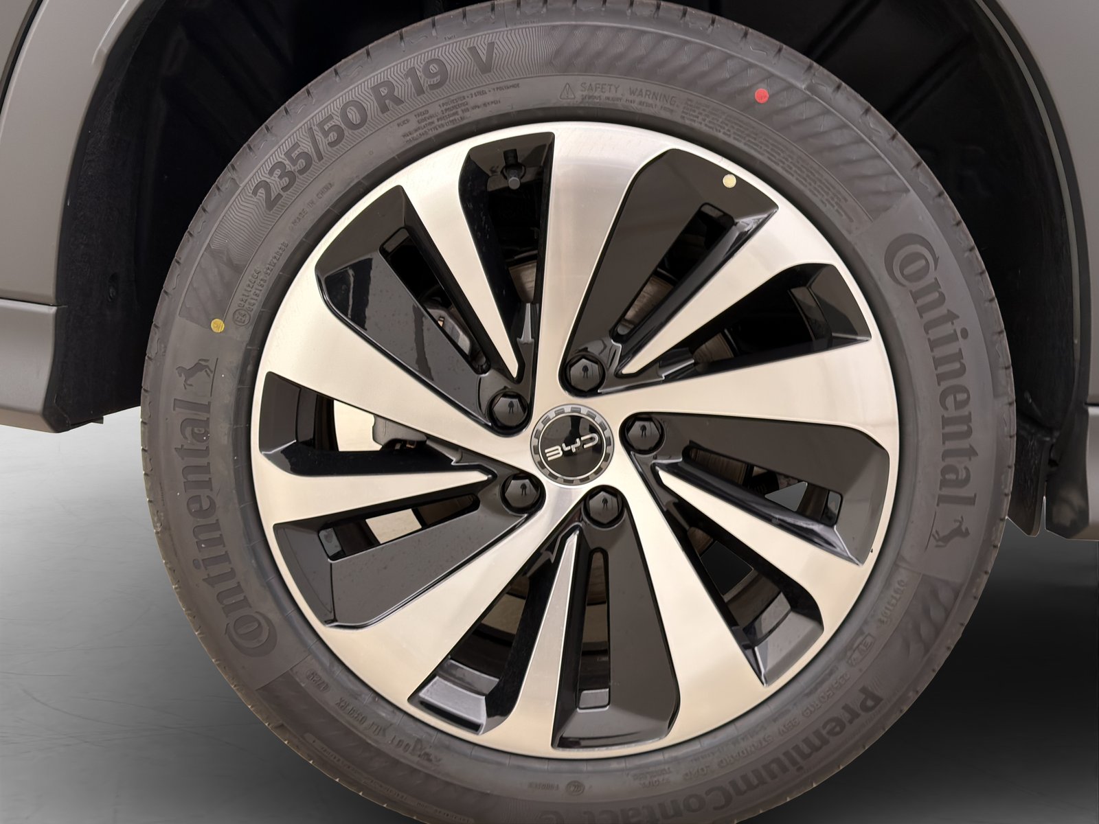 BYD Seal U DM-i Design AWD, Plug-in-Hybrid Petrol/Electric, New car, Automatic - 6