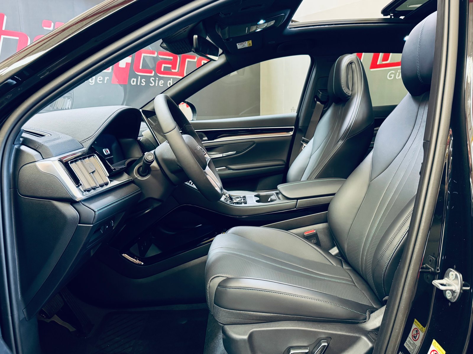 BYD Seal U DM-i Comfort, Plug-in-Hybrid Benzin/Elektro, Neuwagen, Automatik - 2
