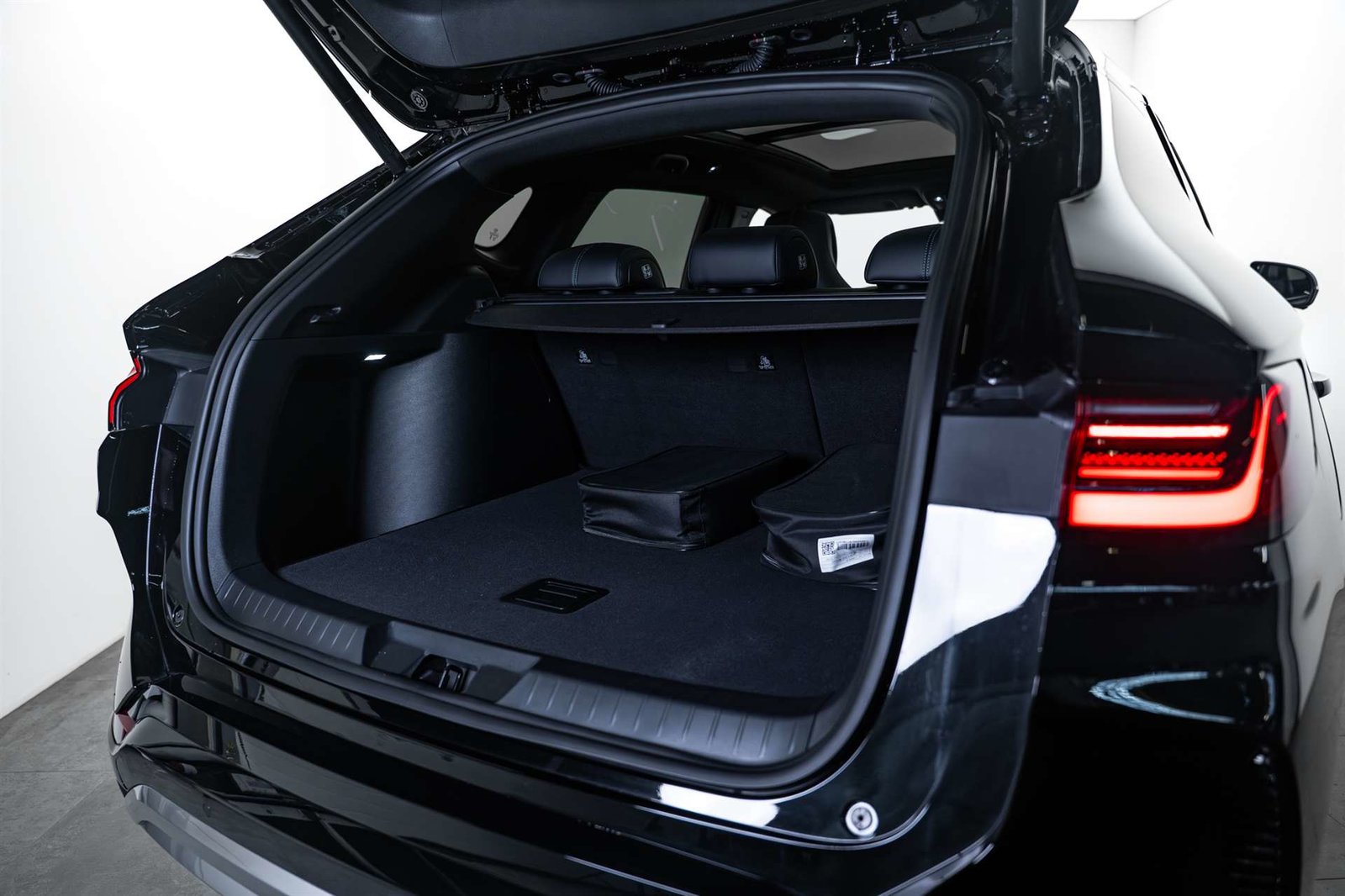 BYD Seal U DM-i PHEV Design AWD 324PS Automat, Plug-in-Hybrid Petrol/Electric, New car, Automatic - 5