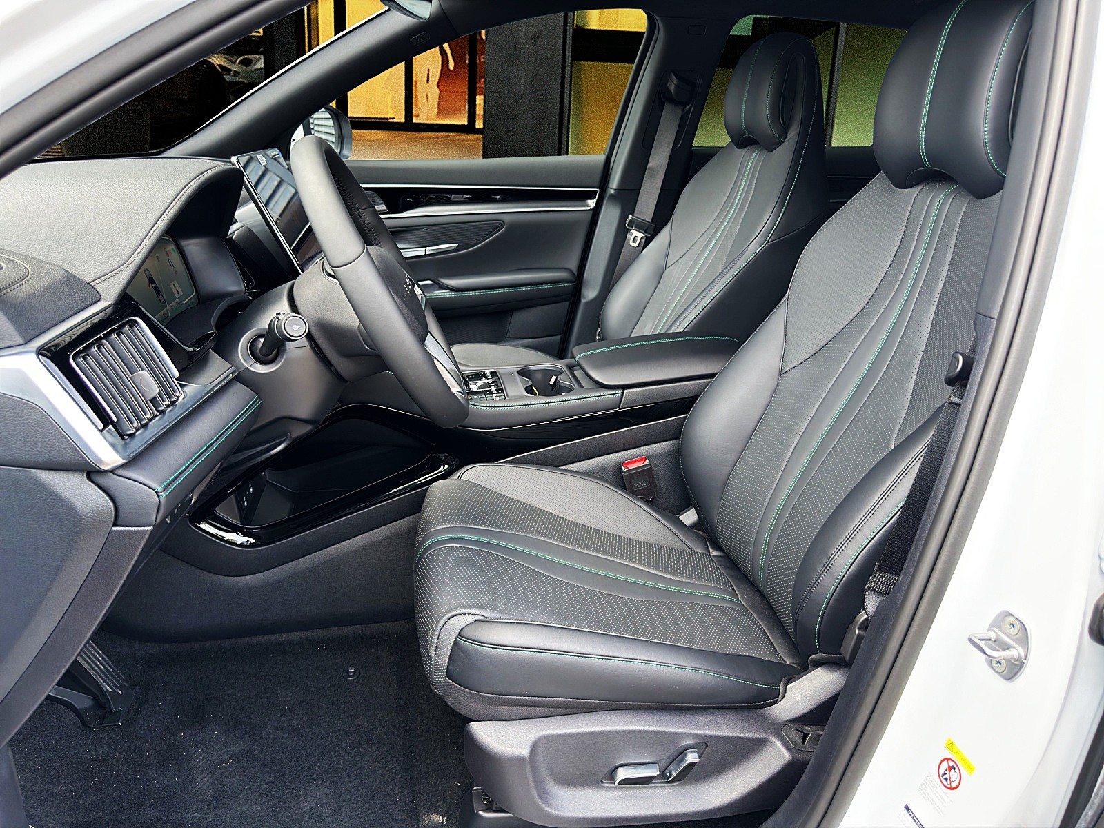 BYD Seal U DM-i Design AWD, Plug-in-Hybrid Petrol/Electric, New car, Automatic - 7