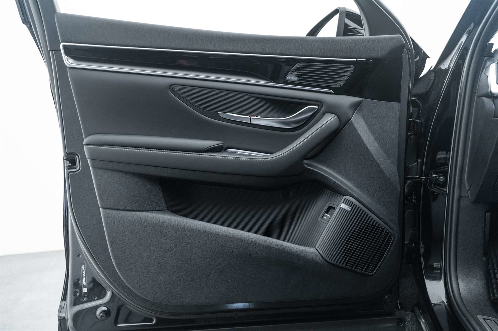 BYD Seal U DM-i PHEV Design AWD 324PS Automat, Plug-in-Hybrid Benzin/Elektro, Neuwagen, Automatik - 7