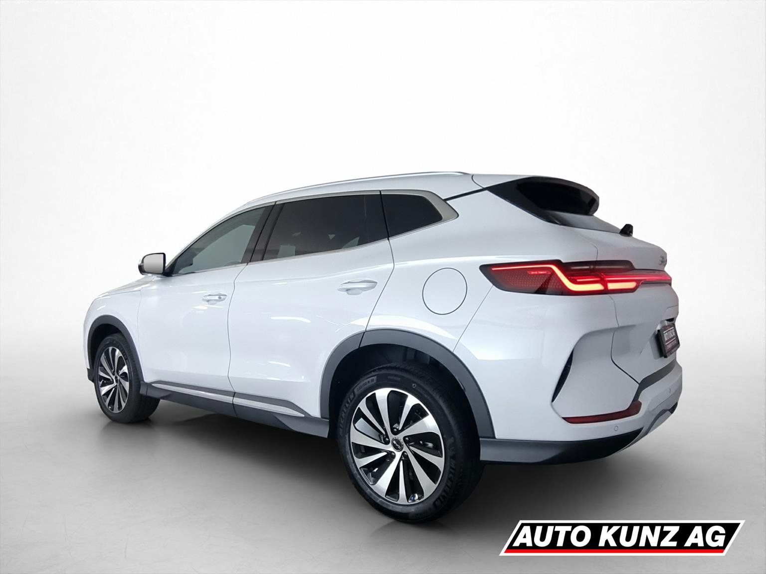 BYD Seal U DM-i Comfort FWD, Plug-in-Hybrid Benzin/Elektro, Neuwagen, Automatik - 4