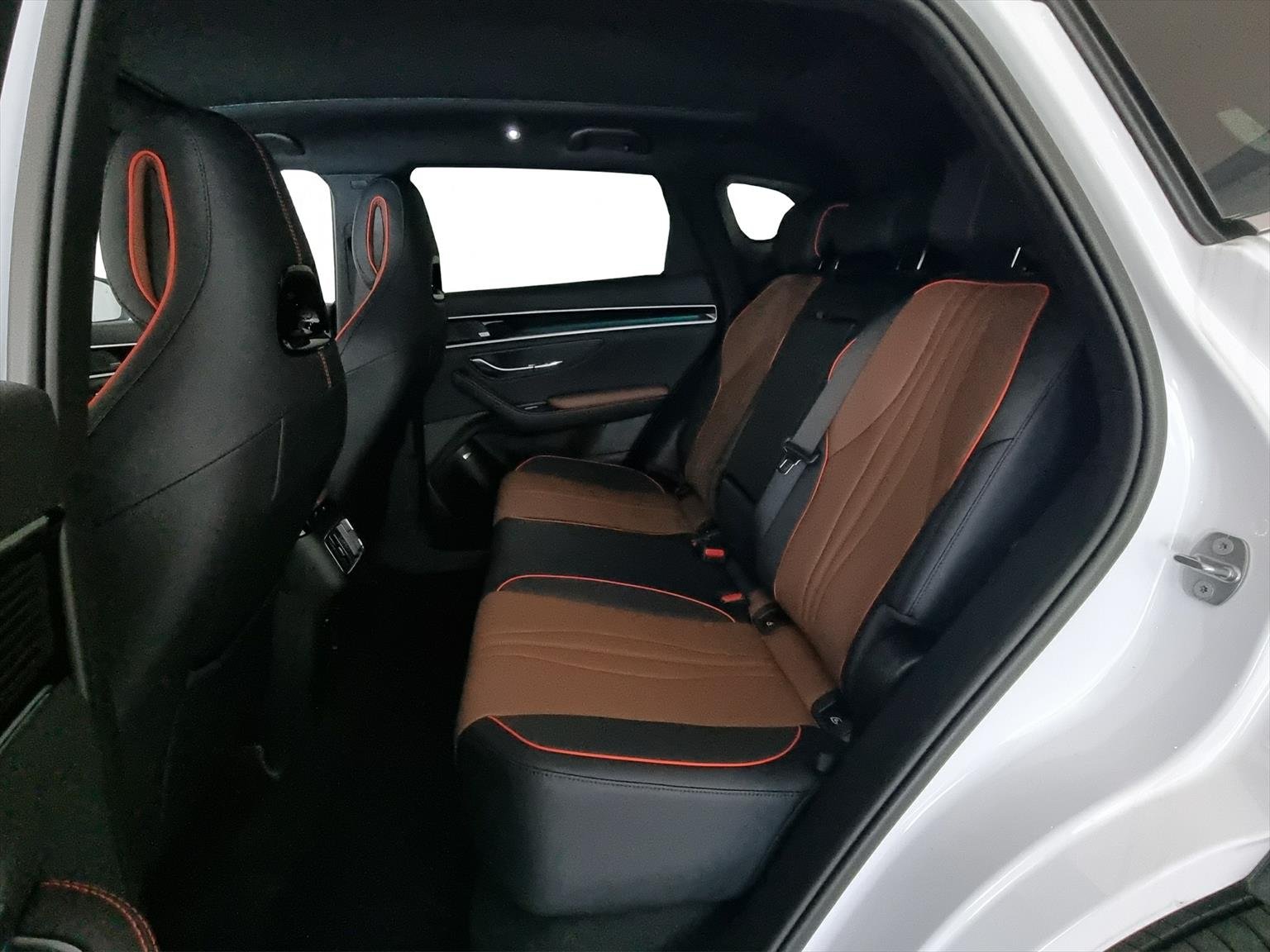 BYD Seal U DM-i Comfort FWD, Plug-in-Hybrid Benzin/Elektro, Neuwagen, Automatik - 7