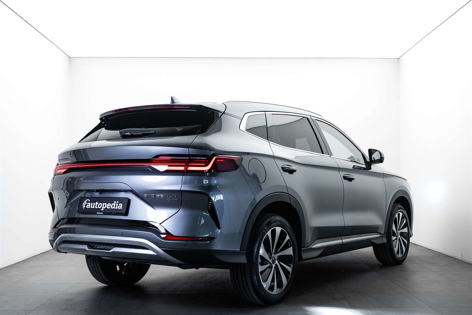 BYD Seal U DM-i PHEV Design AWD 324PS Automat, Plug-in-Hybrid Petrol/Electric, New car, Automatic - 3