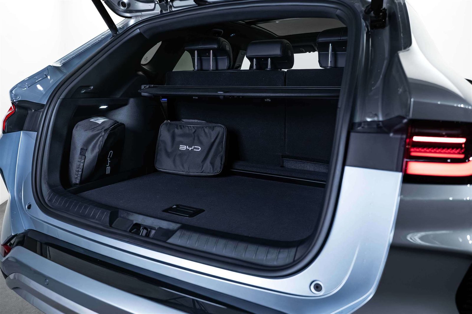 BYD Seal U DM-i PHEV Design AWD 324PS Automat, Plug-in-Hybrid Petrol/Electric, New car, Automatic - 5