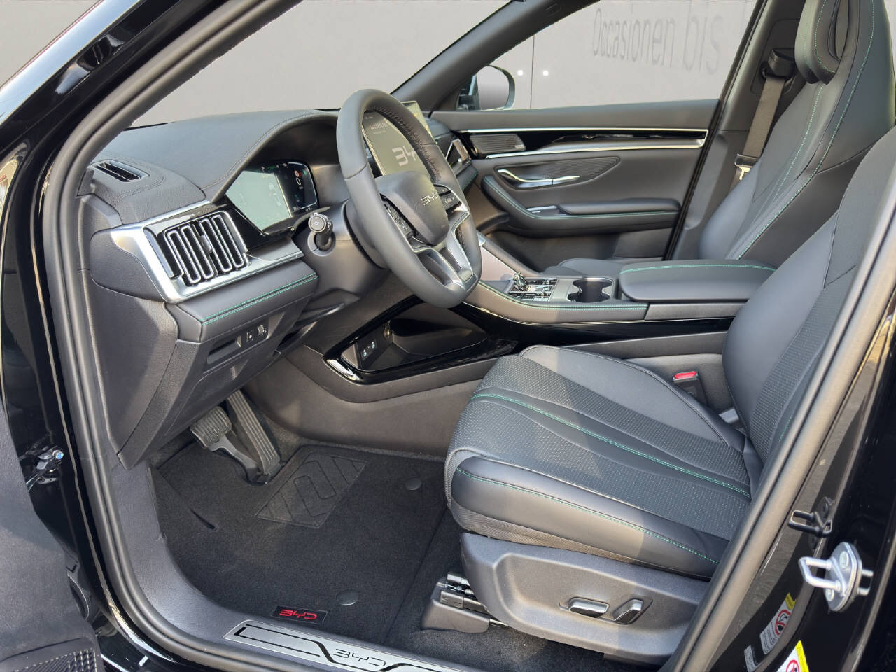 BYD Seal U DM-i Design AWD, Plug-in-Hybrid Petrol/Electric, New car, Automatic - 4