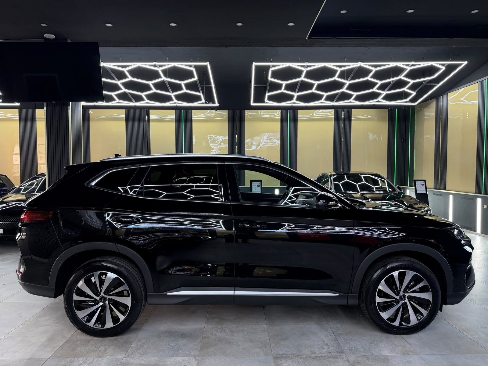 BYD Seal U DM-i Boost, Plug-in-Hybrid Petrol/Electric, New car, Automatic - 5