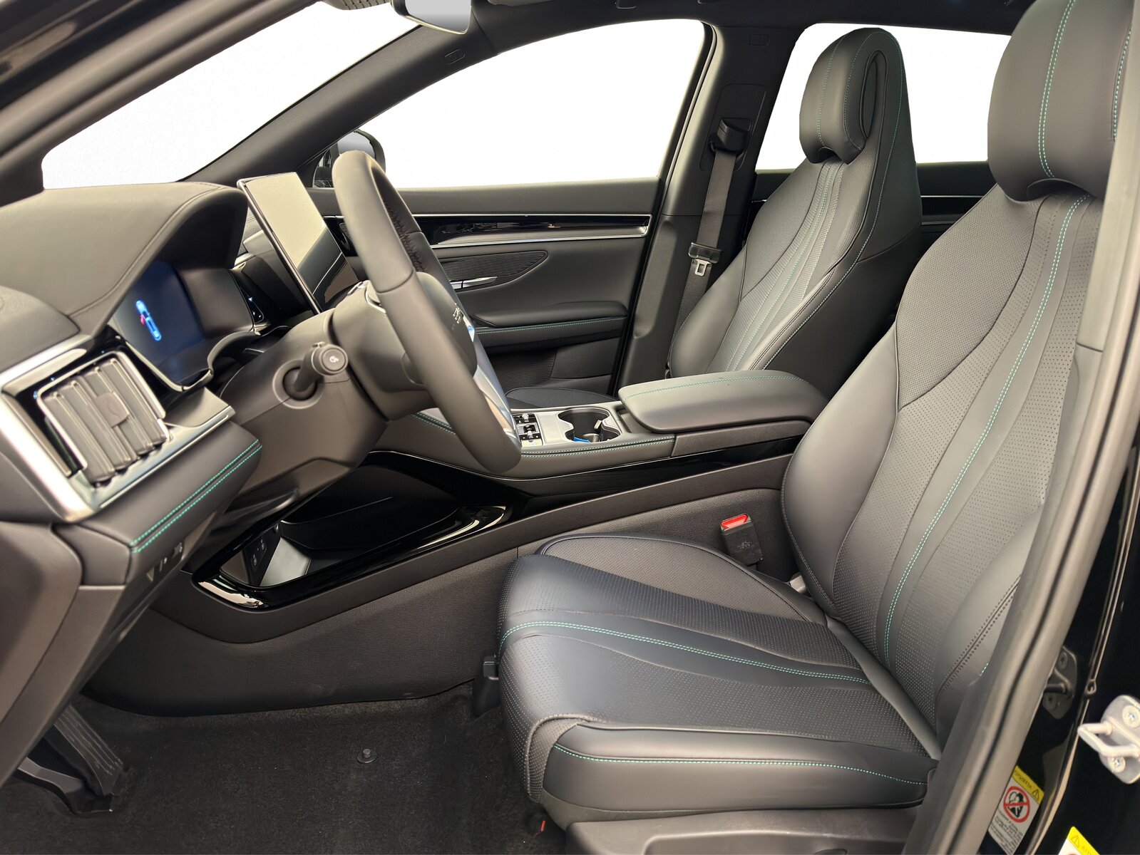 BYD Seal U DM-i Design AWD, Plug-in-Hybrid Benzin/Elektro, Neuwagen, Automatik - 7