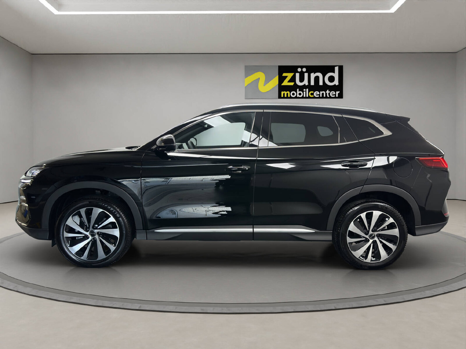 BYD Seal U DM-i Design AWD 324 PS, Plug-in-Hybrid Benzin/Elektro, Neuwagen, Automatik - 2