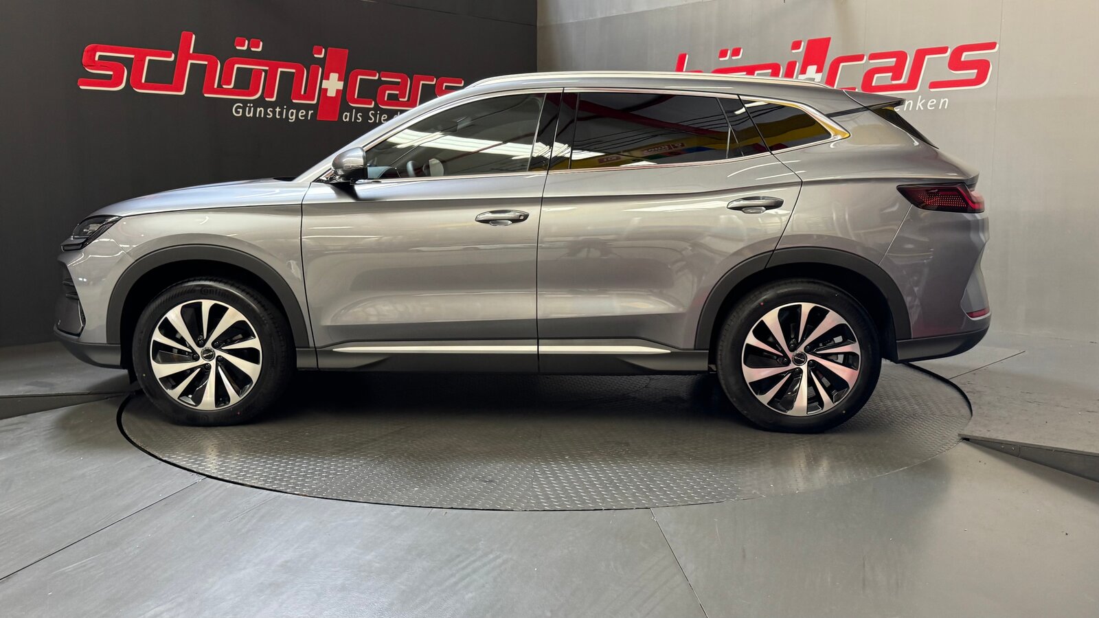 BYD Seal U DM-i Design AWD, Plug-in-Hybrid Benzin/Elektro, Neu, Automatik - 3