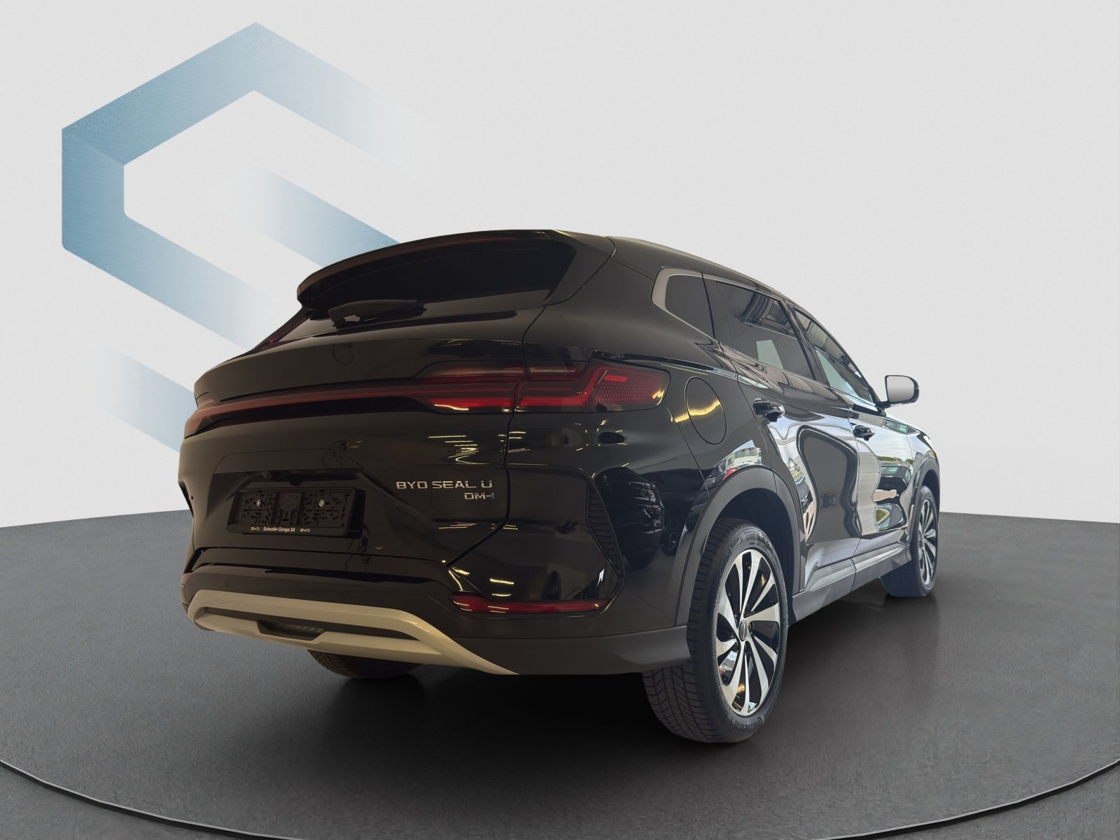 BYD Seal U DM-i Design AWD, Plug-in-Hybrid Benzin/Elektro, Occasion / Gebraucht, Automatik - 4
