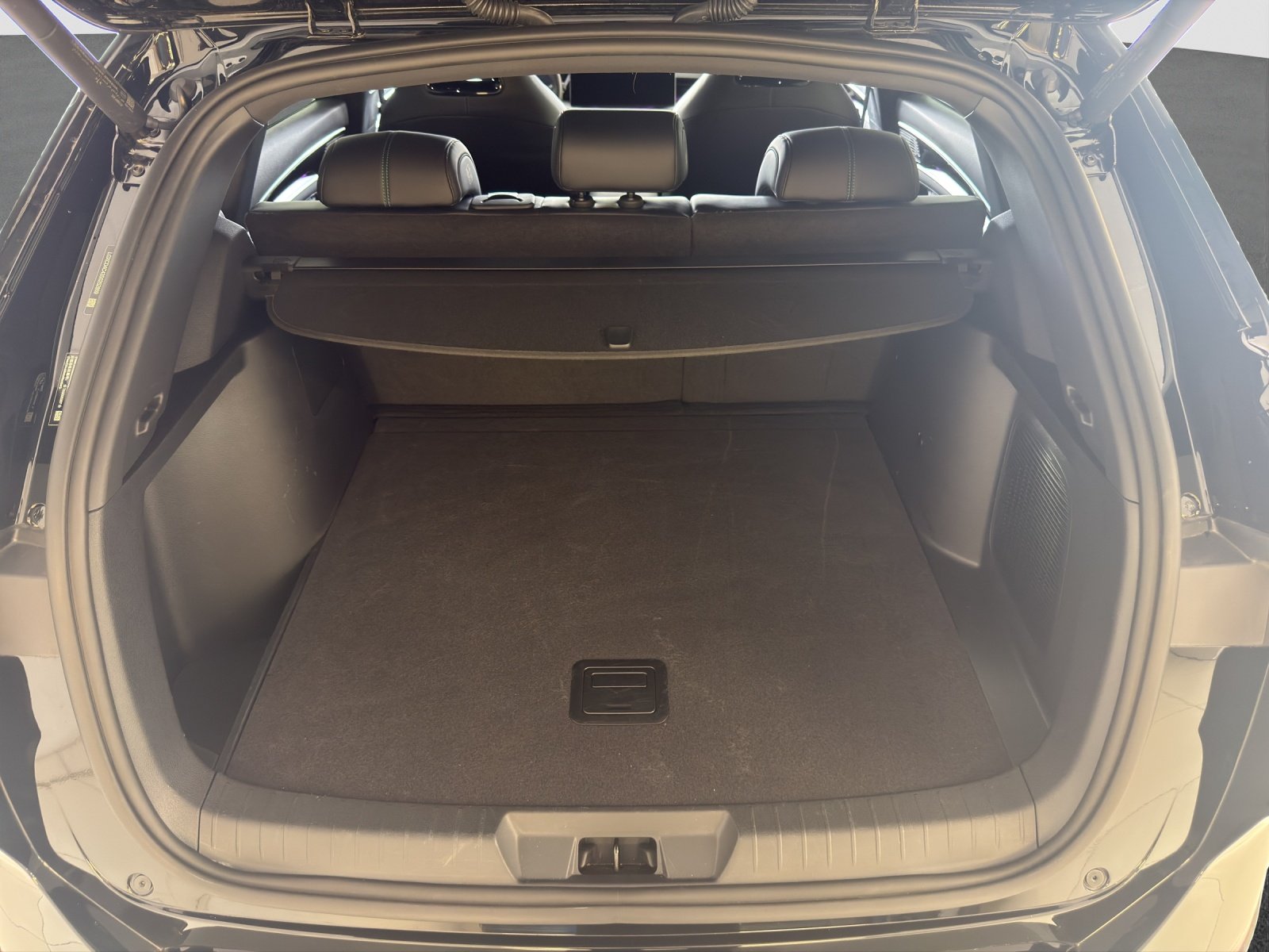 BYD Seal U DM-i Design AWD, Plug-in-Hybrid Benzin/Elektro, Occasion / Gebraucht, Automatik - 7