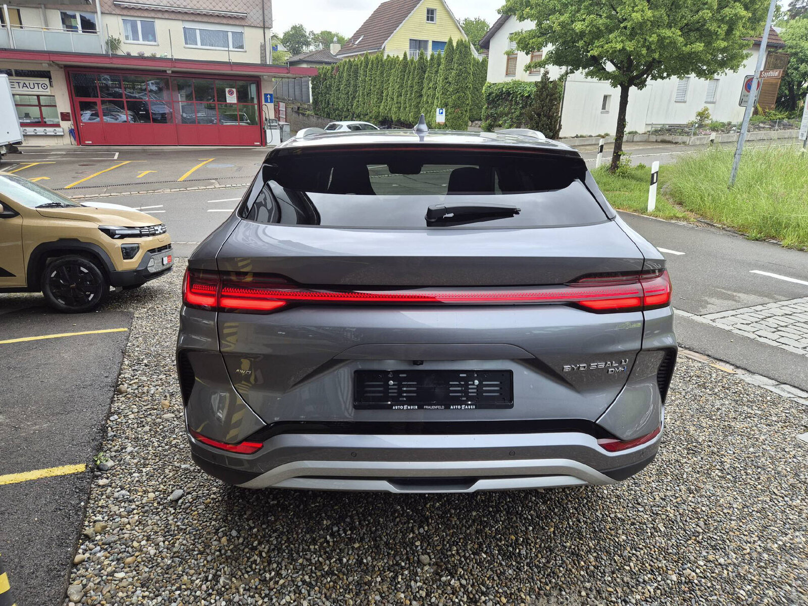 BYD Seal U DM-i Design AWD, Plug-in-Hybrid Petrol/Electric, Second hand / Used, Automatic - 6