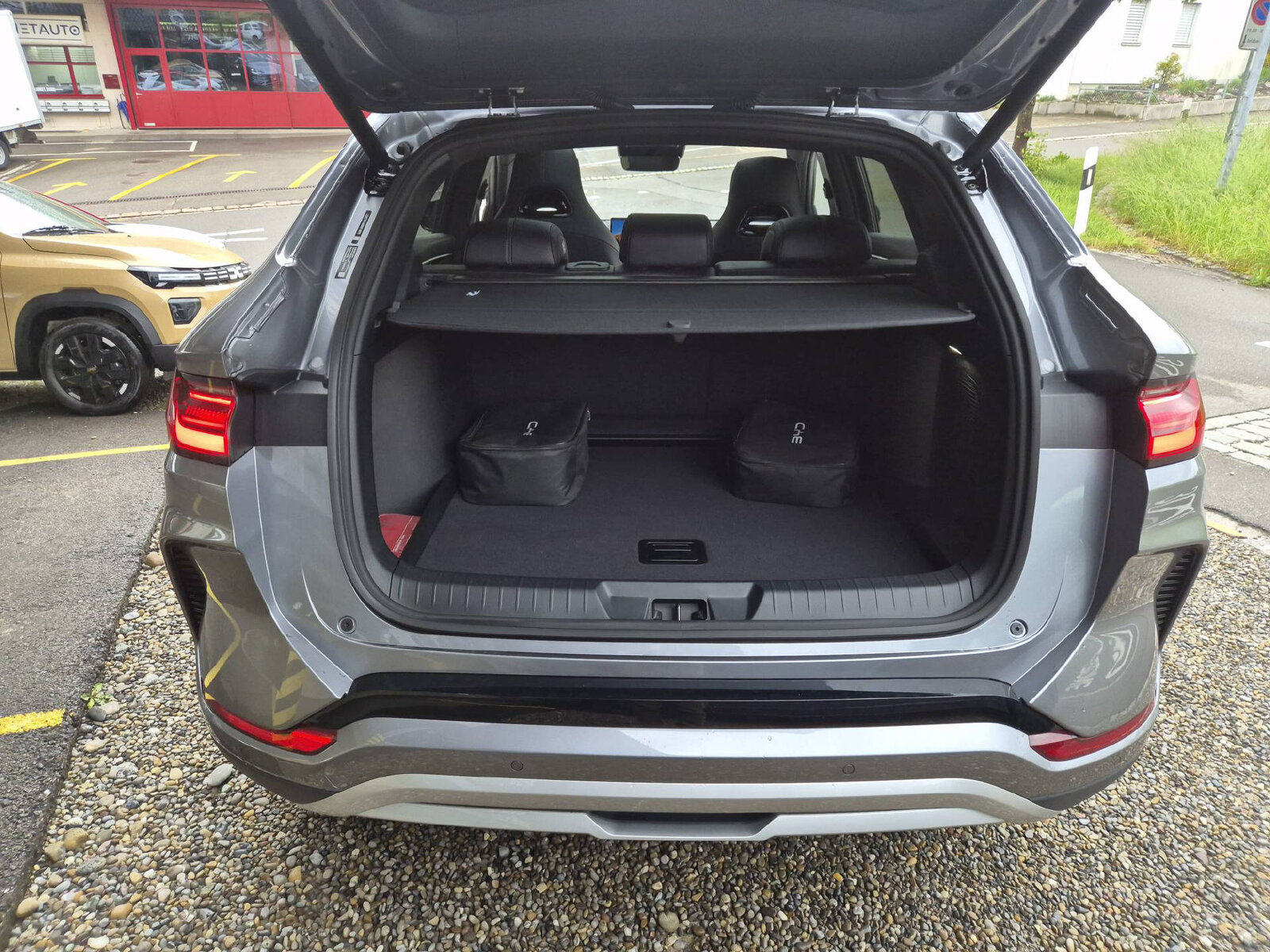 BYD Seal U DM-i Design AWD, Plug-in-Hybrid Petrol/Electric, Second hand / Used, Automatic - 7