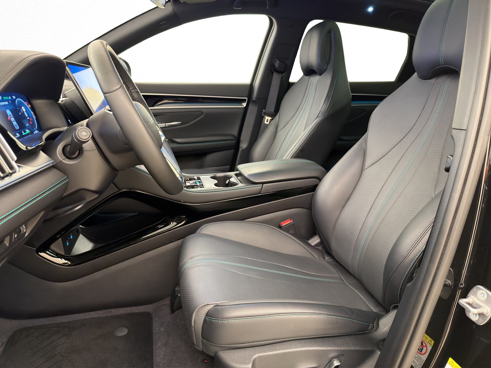 BYD Seal U DM-i Design AWD, Plug-in-Hybrid Benzina/Elettrica, Occasioni / Usate, Automatico - 6