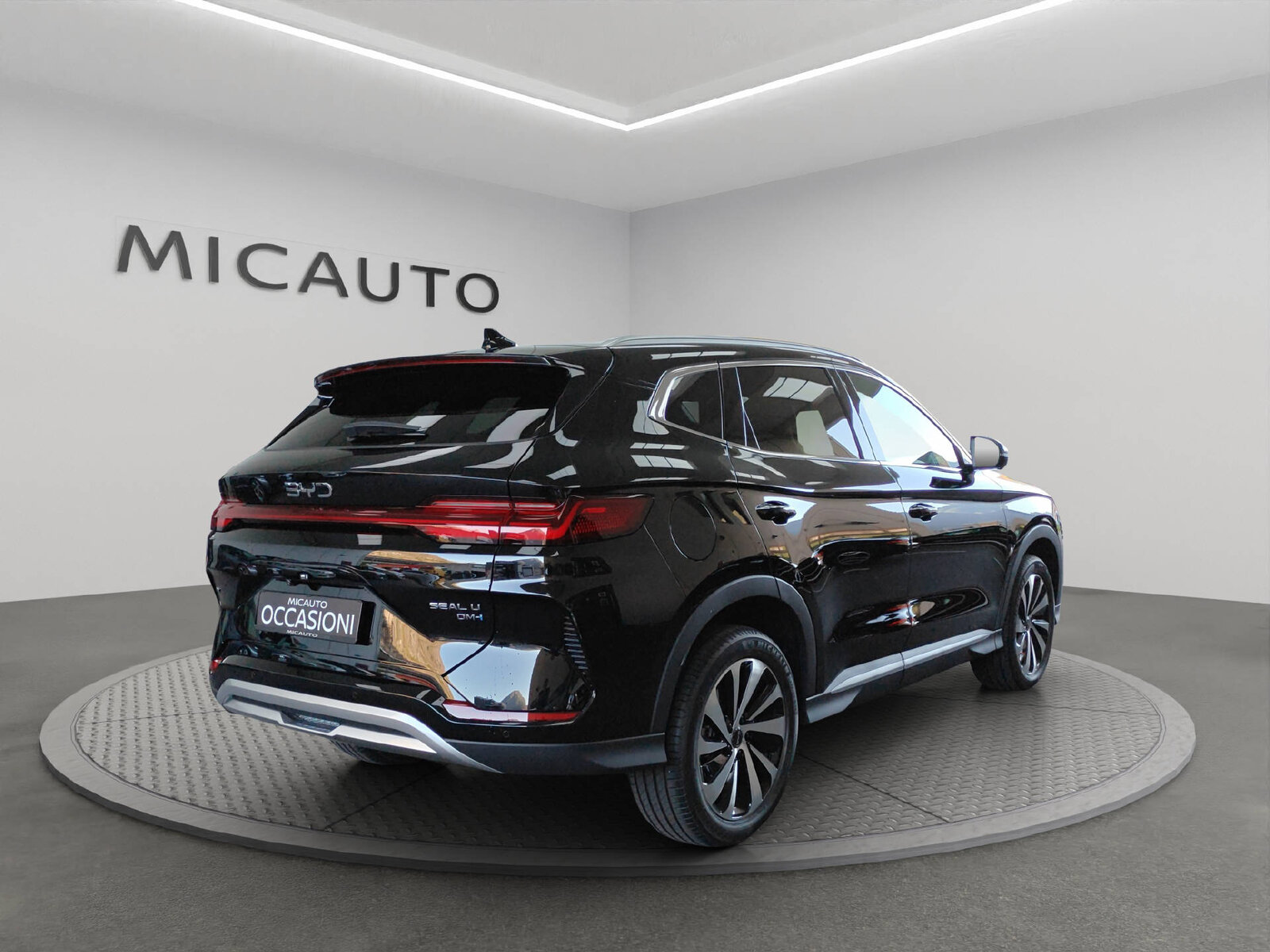 BYD Seal U DM-i Design AWD, Plug-in-Hybrid Benzina/Elettrica, Occasioni / Usate, Automatico - 2