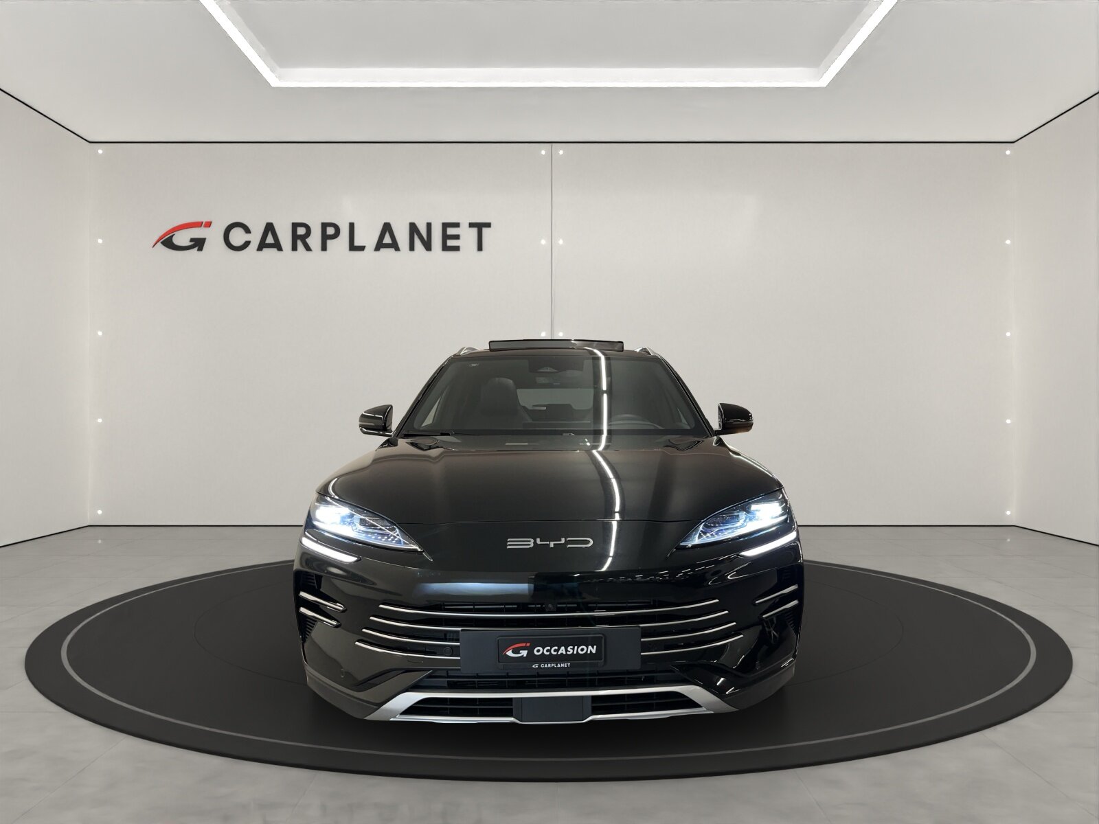 BYD Seal U DM-i Design AWD, Plug-in-Hybrid Benzin/Elektro, Occasion / Gebraucht, Automatik - 2