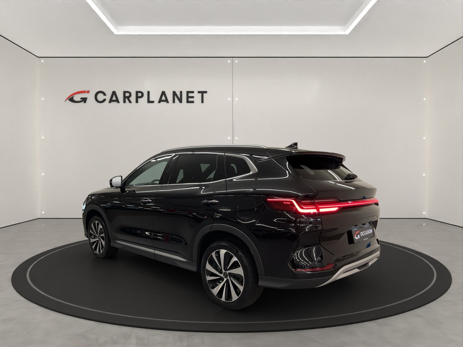 BYD Seal U DM-i Design AWD, Plug-in-Hybrid Benzin/Elektro, Occasion / Gebraucht, Automatik - 4