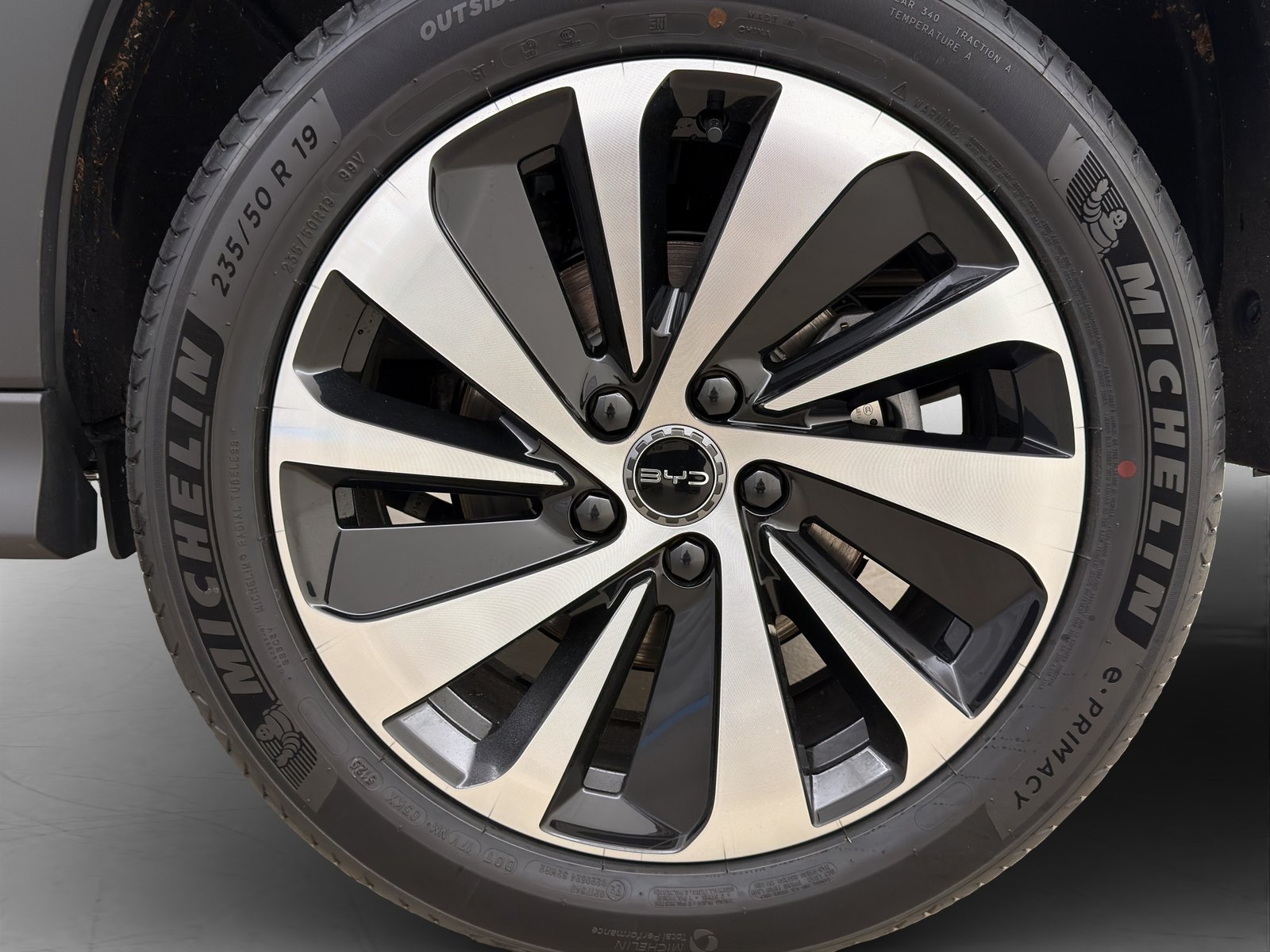 BYD Seal U DM-i Design AWD, Plug-in-Hybrid Benzina/Elettrica, Auto dimostrativa, Automatico - 6